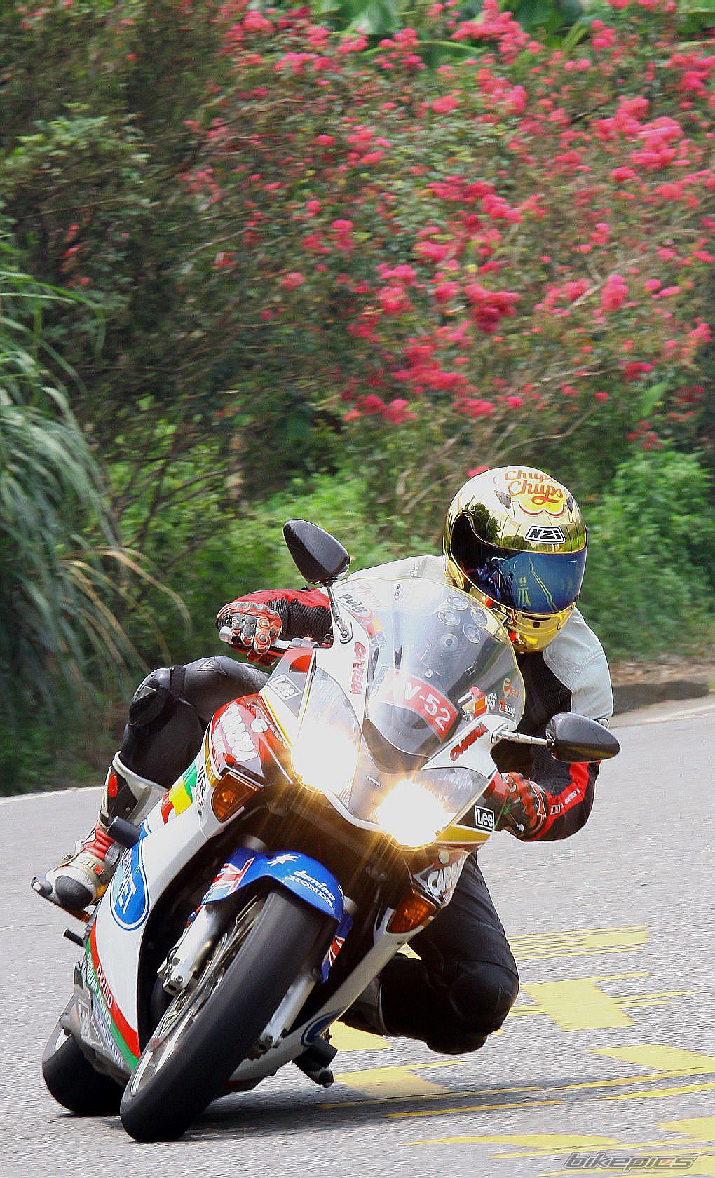 2005 HONDA VFR 800 | Picture 2035964 motorcycle photo