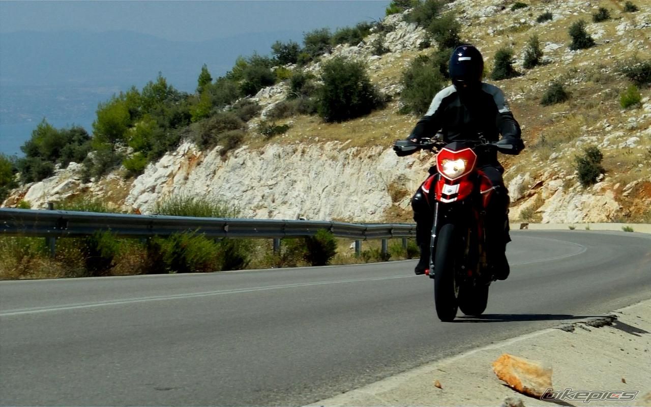 2010 DUCATI HYPERMOTARD 1100 S | Picture 2036197 motorcycle photo