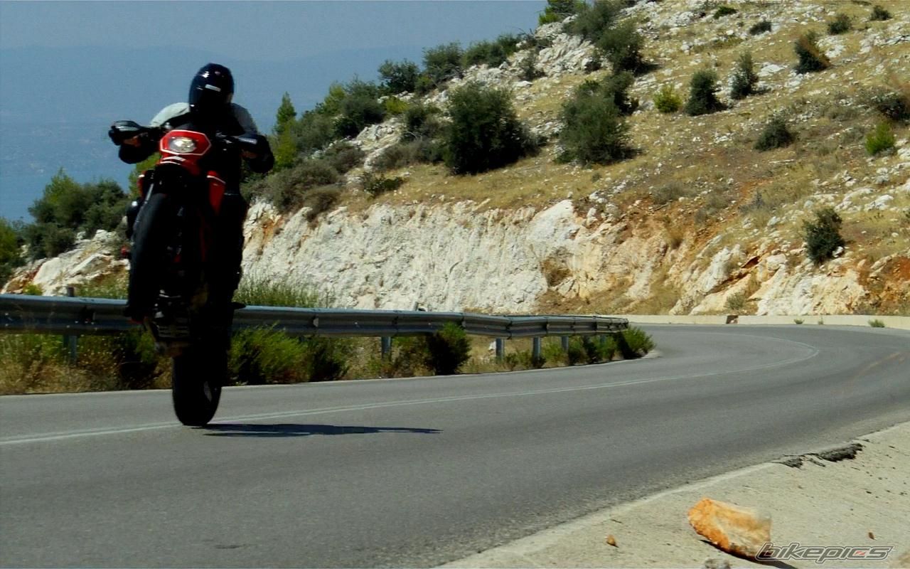2010 DUCATI HYPERMOTARD 1100 S | Picture 2036200 motorcycle photo