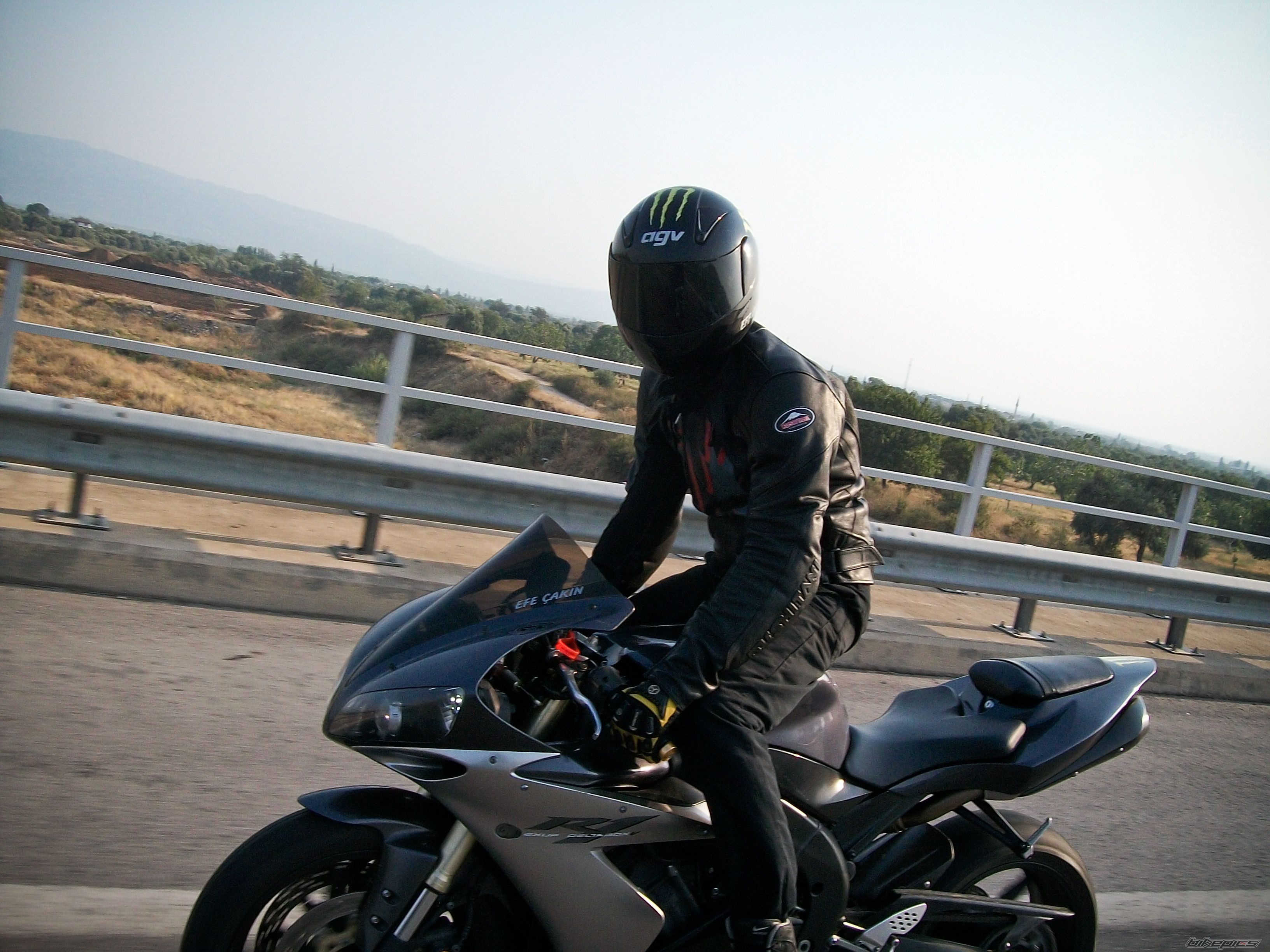 2004 YAMAHA YZF R1 | Picture 2036615 motorcycle photo