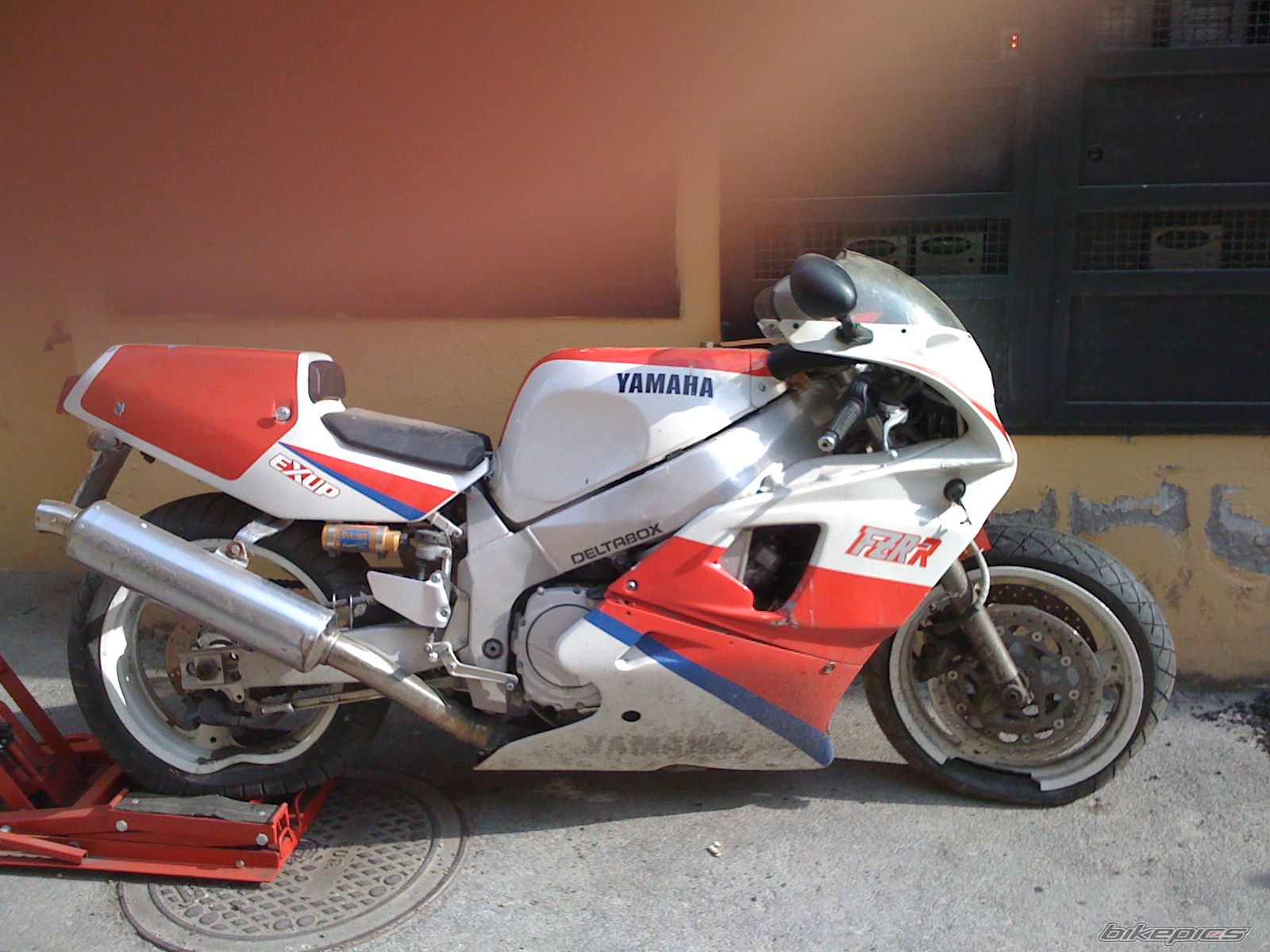 1990 YAMAHA FZR 750 R | Picture 2037833 motorcycle photo