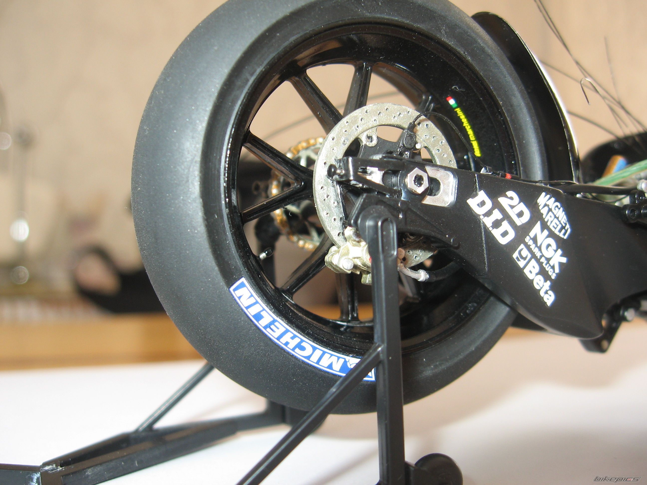 2005 YAMAHA YZR M1 | Picture 2039059 motorcycle photo