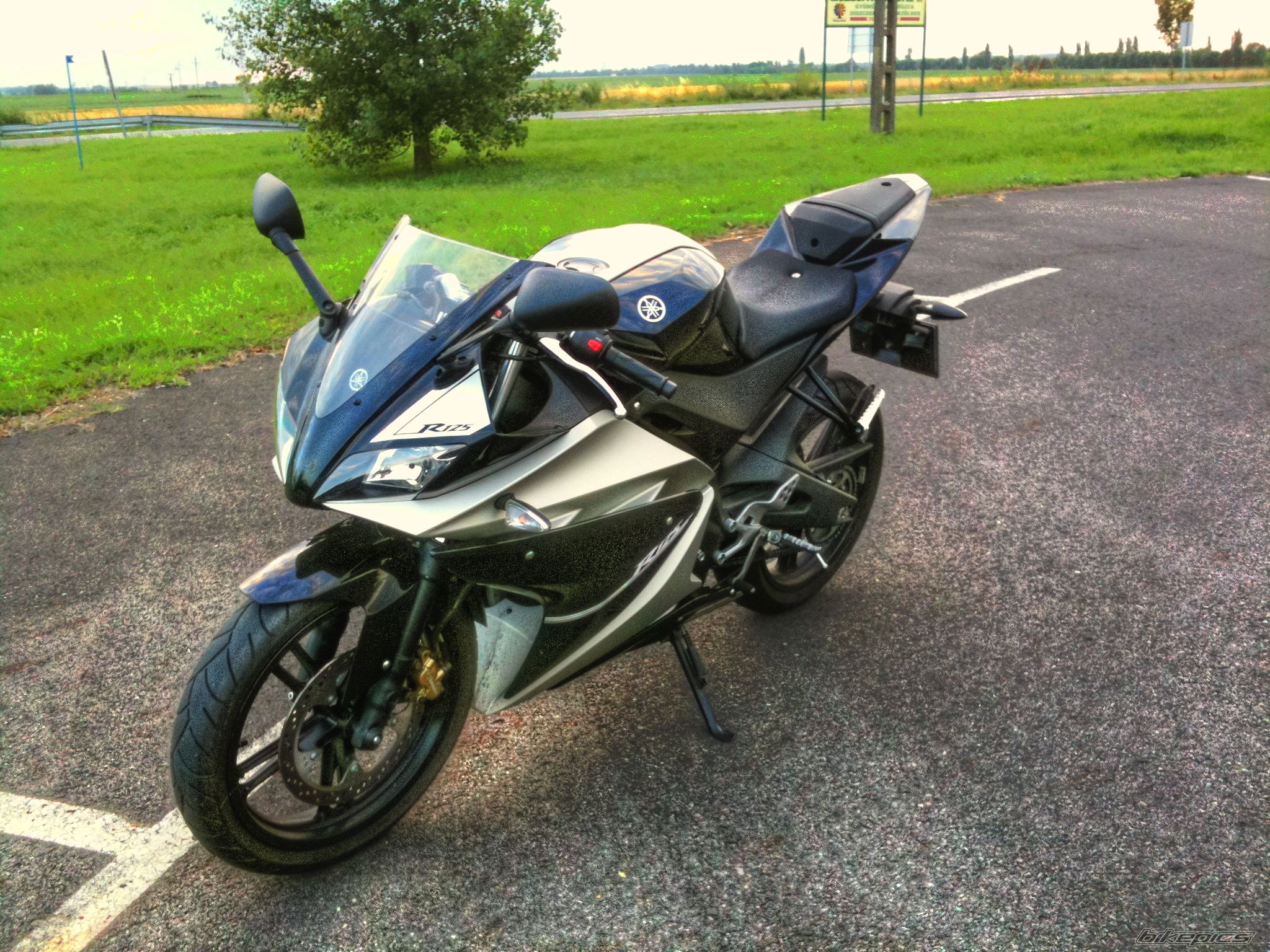 2008 YAMAHA YZF R125 | Picture 2040656 motorcycle photo