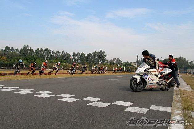 1993 HONDA NSR 50 | Picture 2041167 motorcycle photo