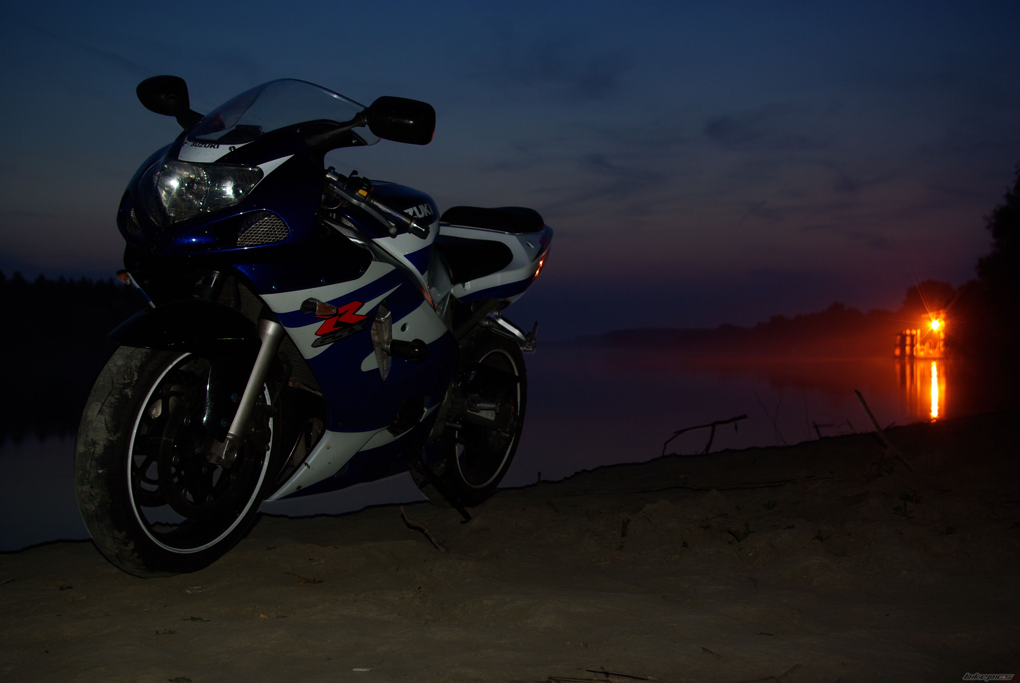 2001 SUZUKI GSX R 600 | Picture 2041241 motorcycle photo
