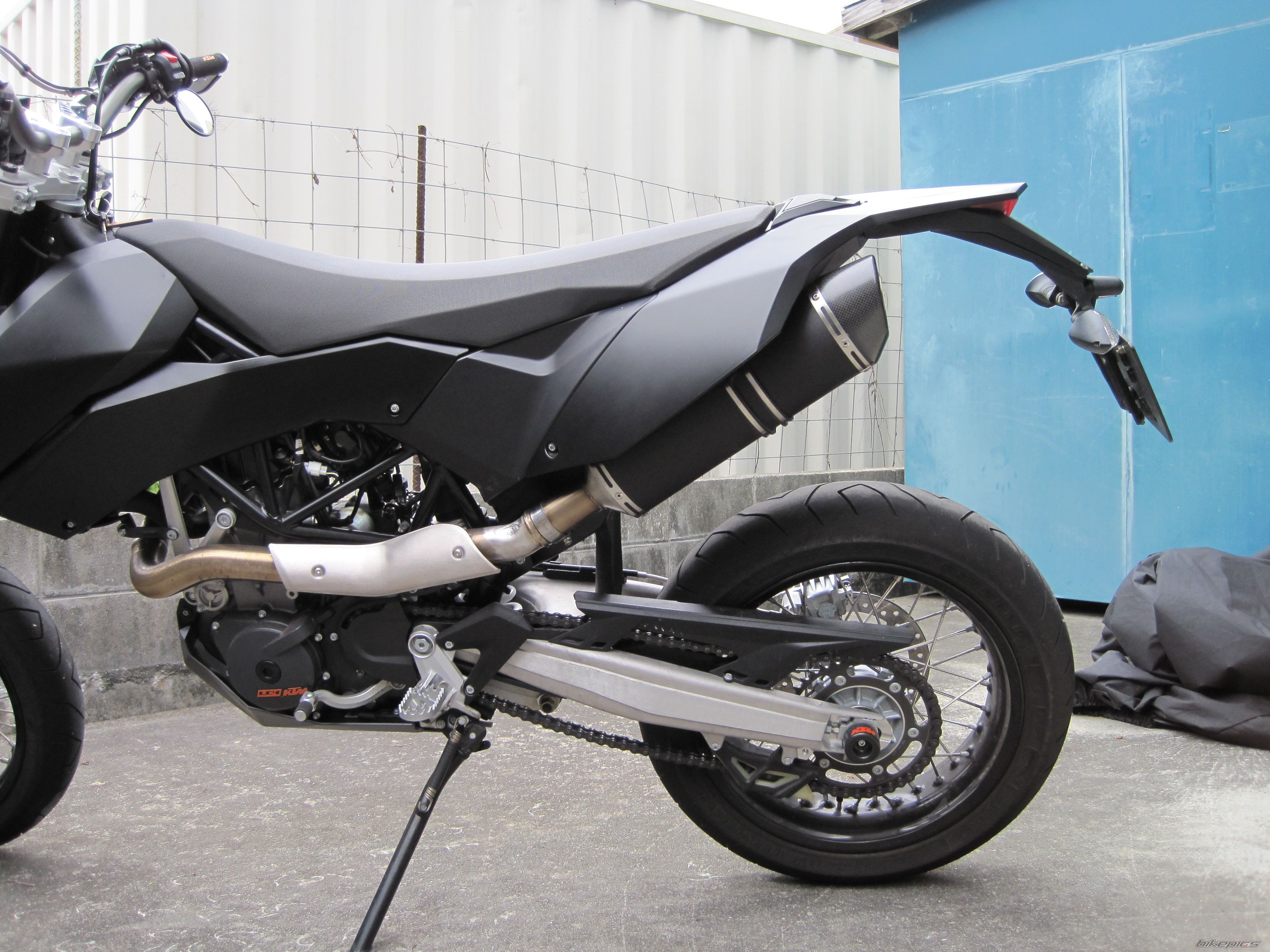 2008 KTM 690 SUPERMOTO | Picture 2041597 motorcycle photo