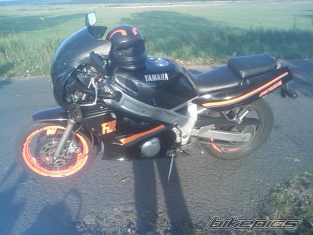 1990 YAMAHA FZR 600 | Picture 2041604 motorcycle photo