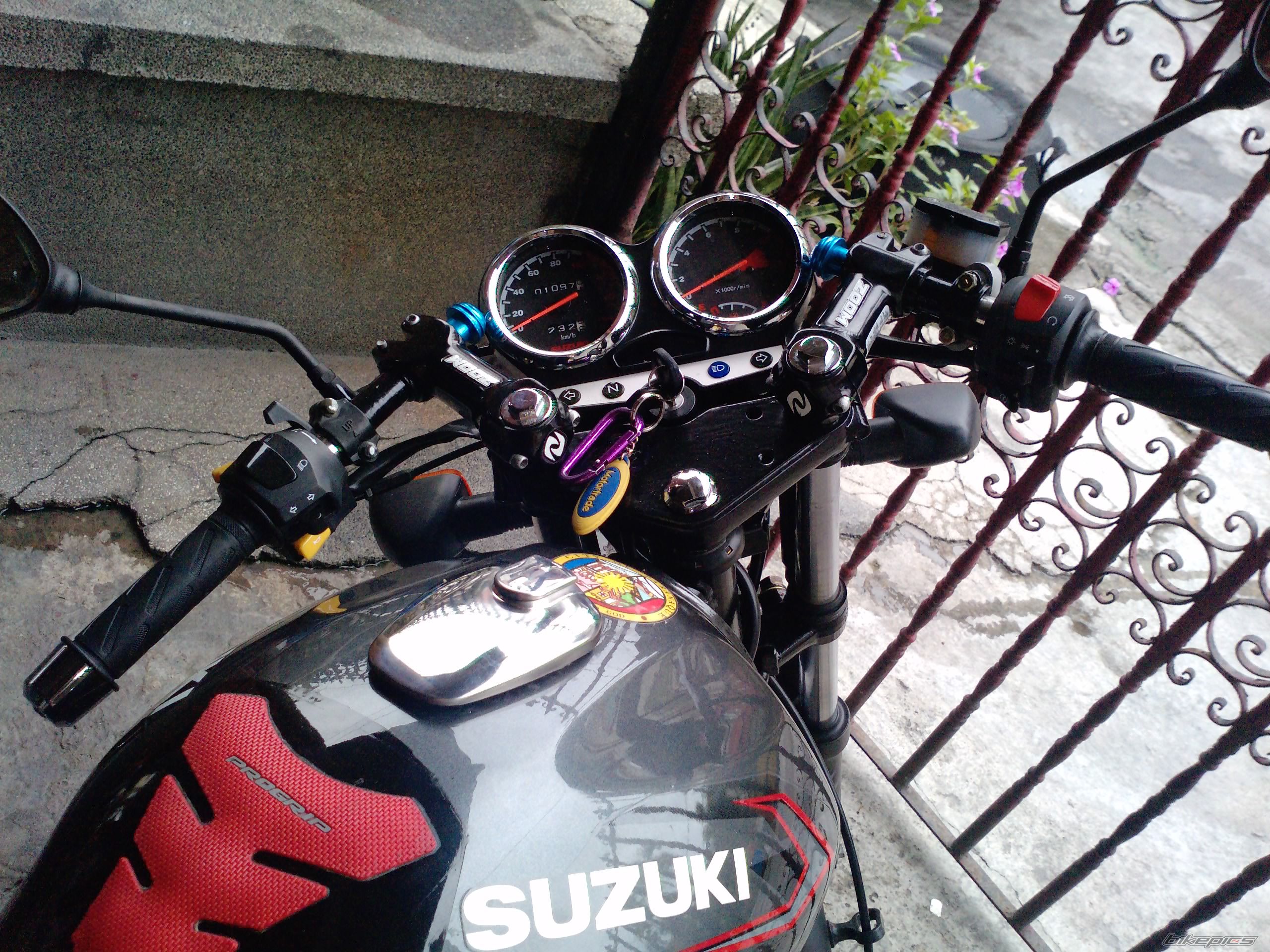 2010 SUZUKI EN 125 | Picture 2042554 motorcycle photo