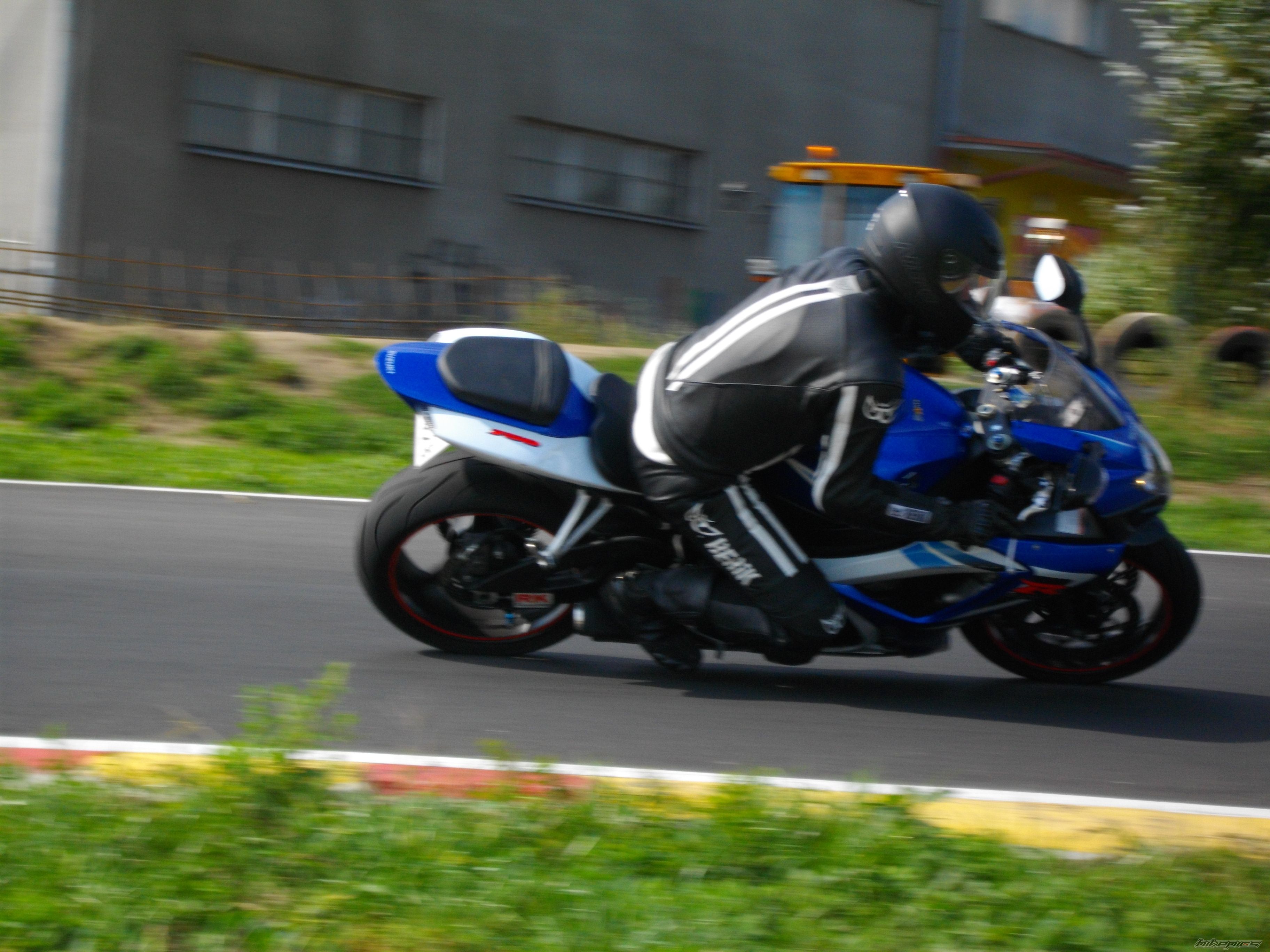 2006 SUZUKI GSX R 750 | Picture 2043285 motorcycle photo