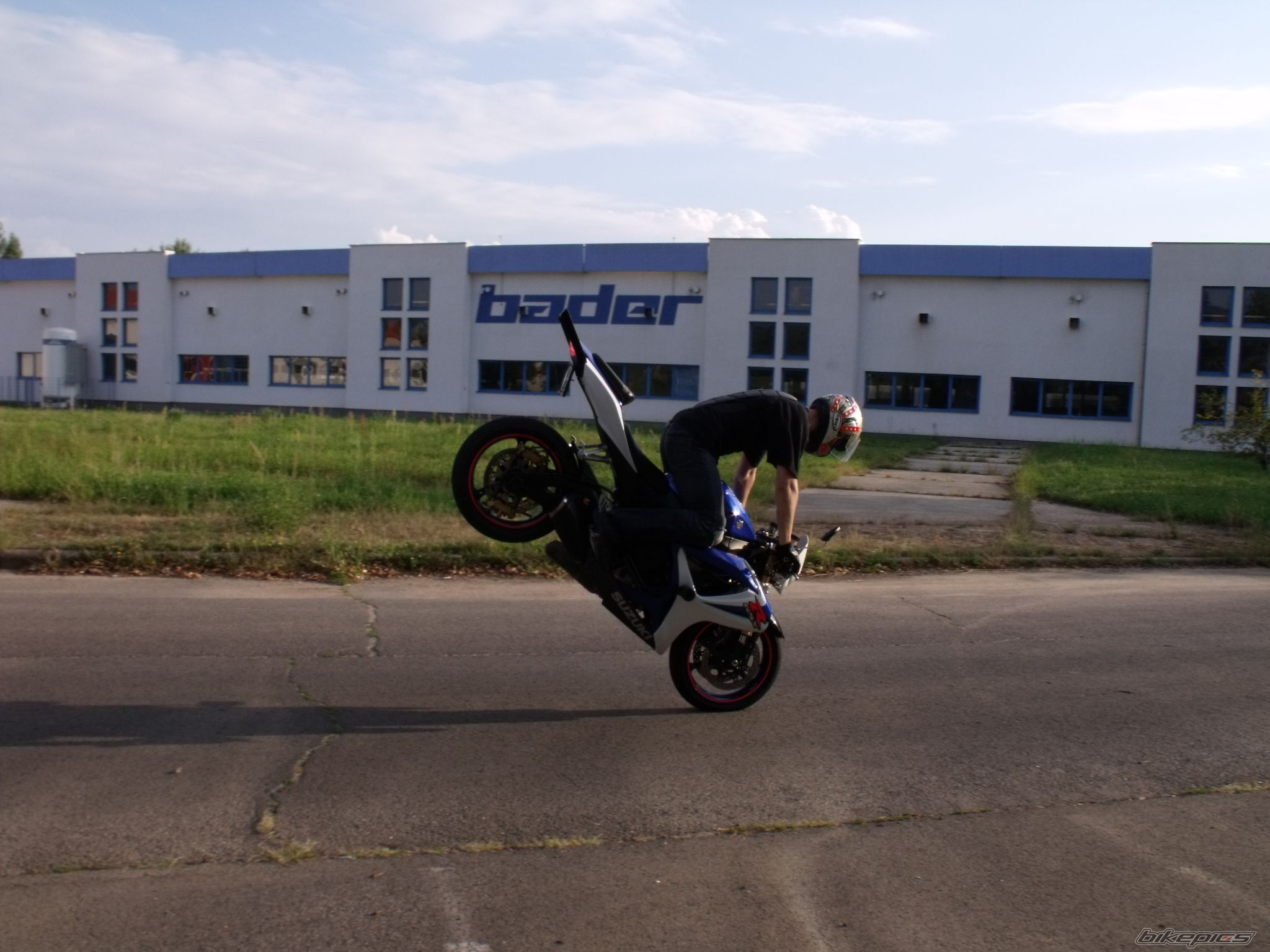 2006 SUZUKI GSX R 600 | Picture 2043299 motorcycle photo