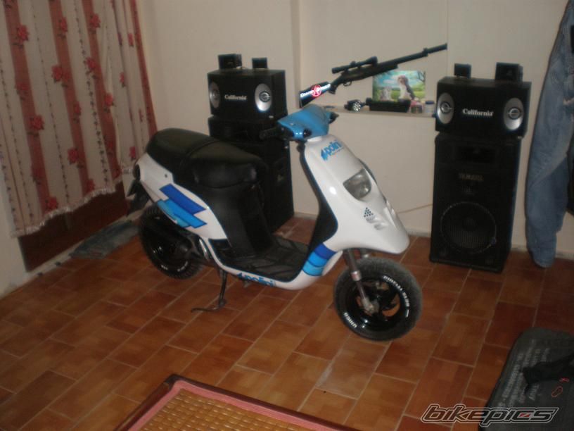 2010 PIAGGIO TYPHOON 80 | Picture 2044146 motorcycle photo