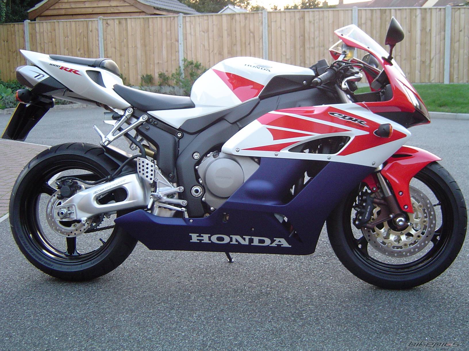 2004 HONDA CBR 1000  RR | Picture 204919 motorcycle photo