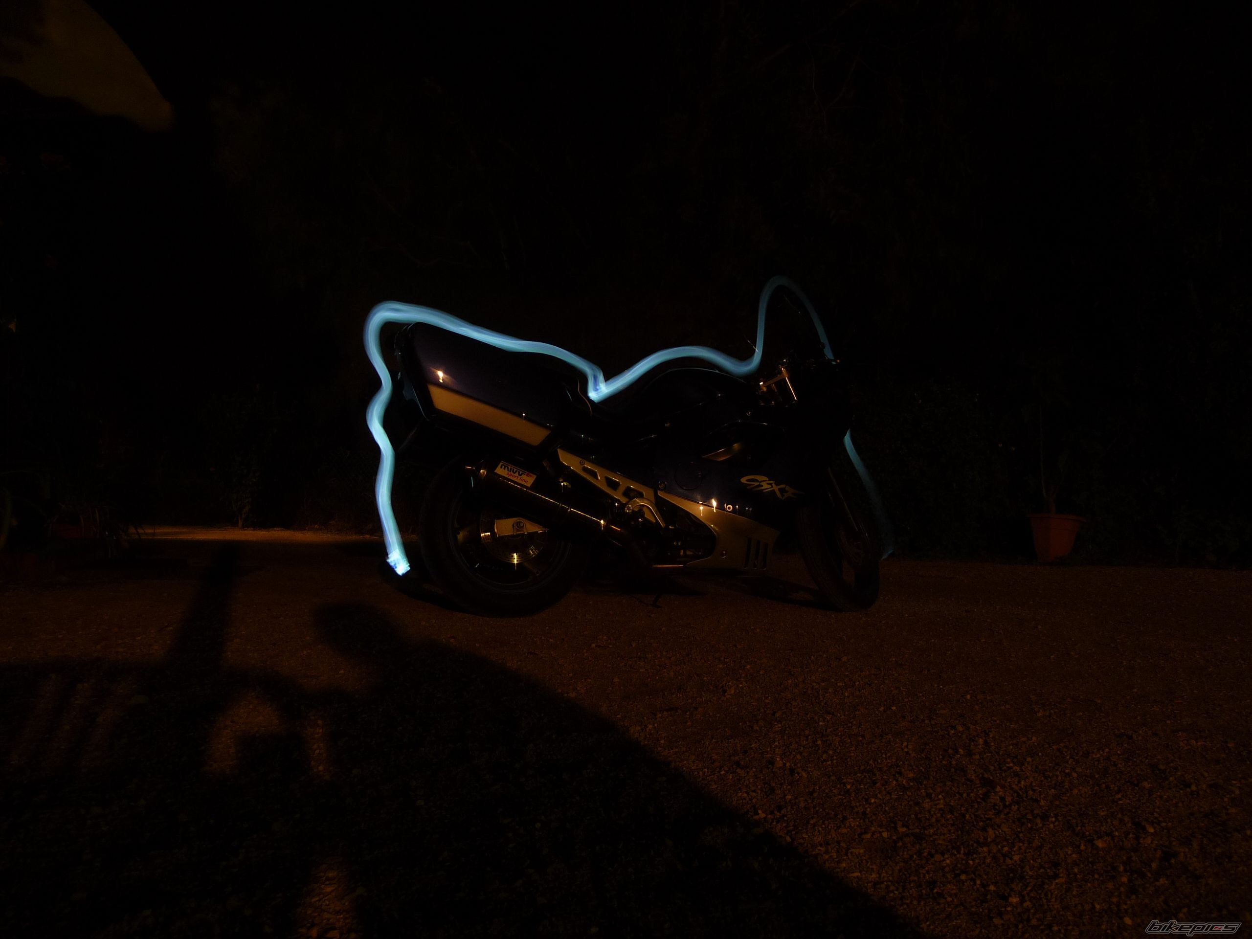 1994 SUZUKI GSX 400 F | Picture 2049483 motorcycle photo