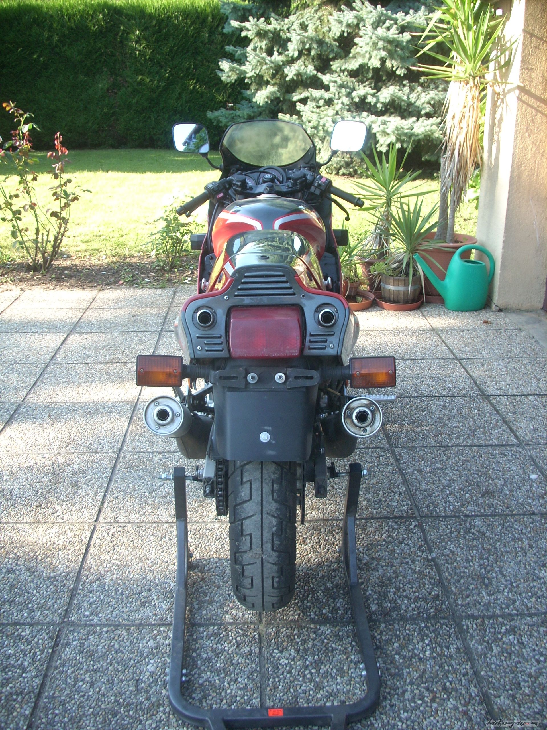 1985 YAMAHA RZ 500 | Picture 2050000 motorcycle photo
