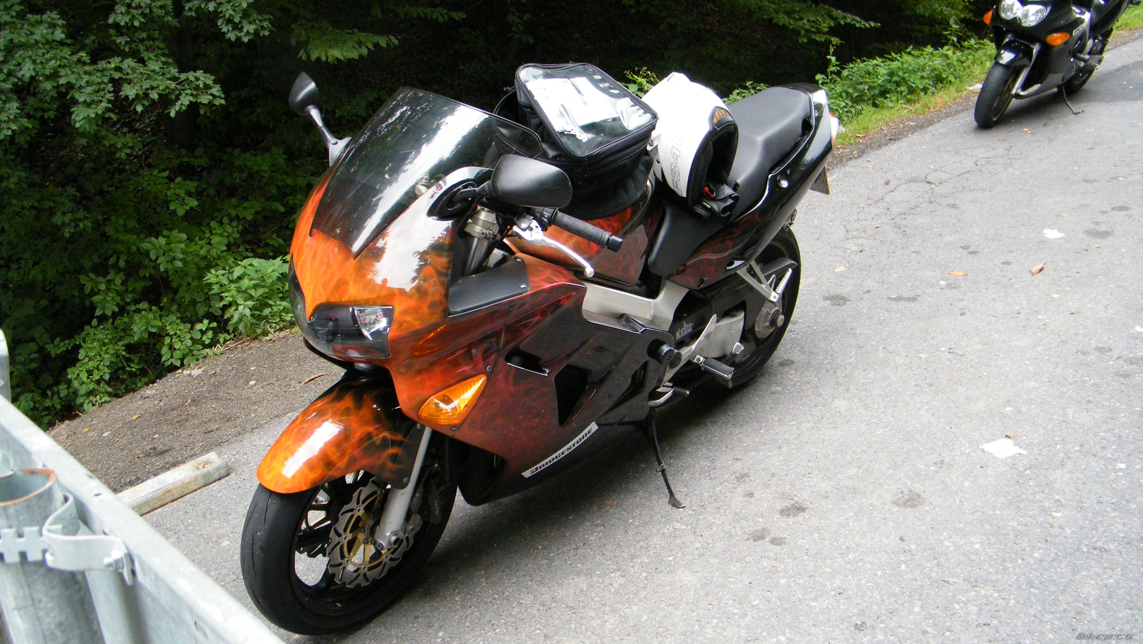1998 HONDA VFR 800 | Picture 2050072 motorcycle photo