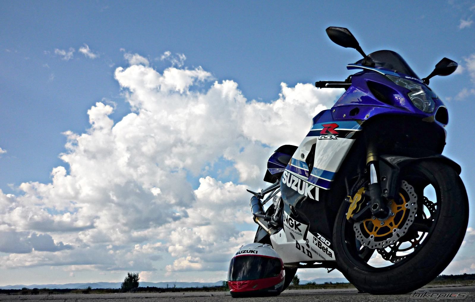 2004 SUZUKI GSX R 750 | Picture 2050798 motorcycle photo