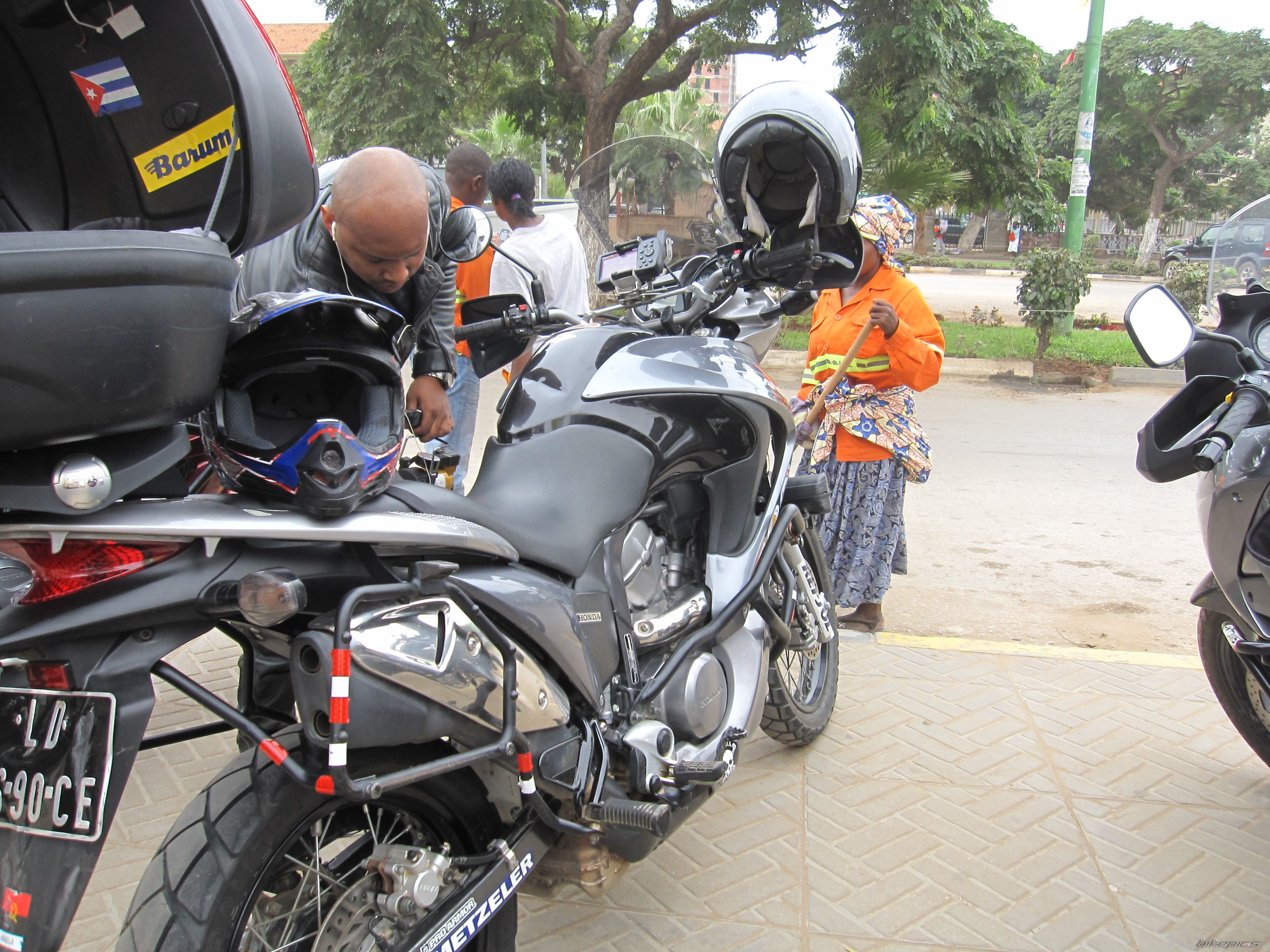 2009 HONDA TRANSALP RALLY TOURING | Picture 2052312 motorcycle photo