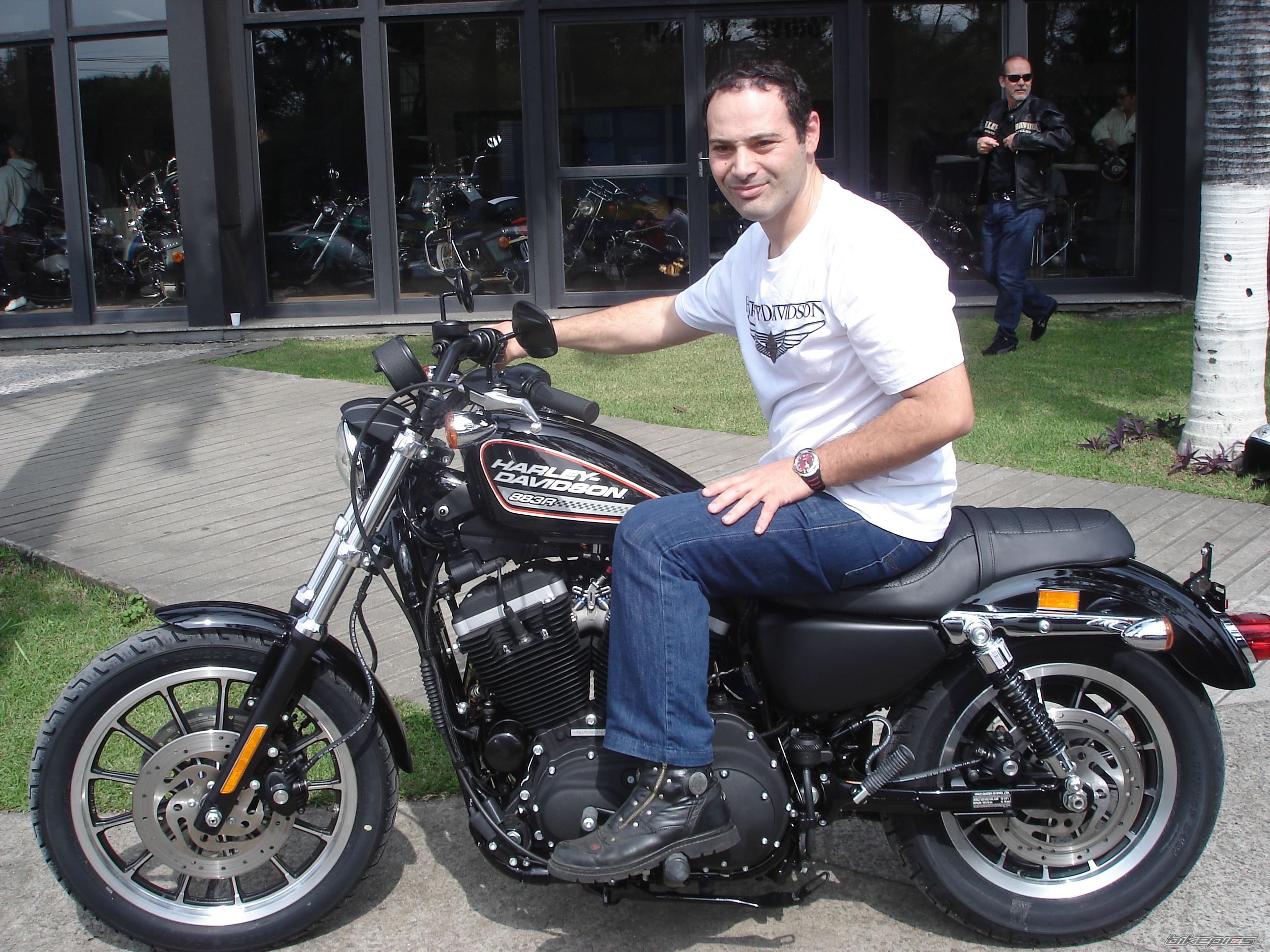 2009 HARLEY DAVIDSON XL 883R | Picture 2052662 motorcycle photo