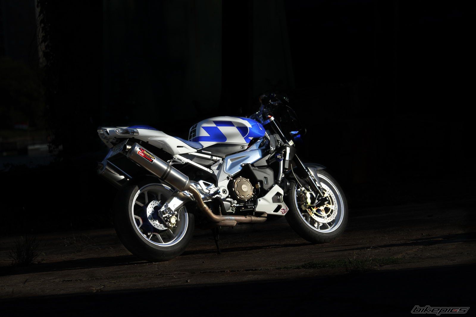 2007 APRILIA RSV MILLE TUONO | Picture 2054290 motorcycle photo