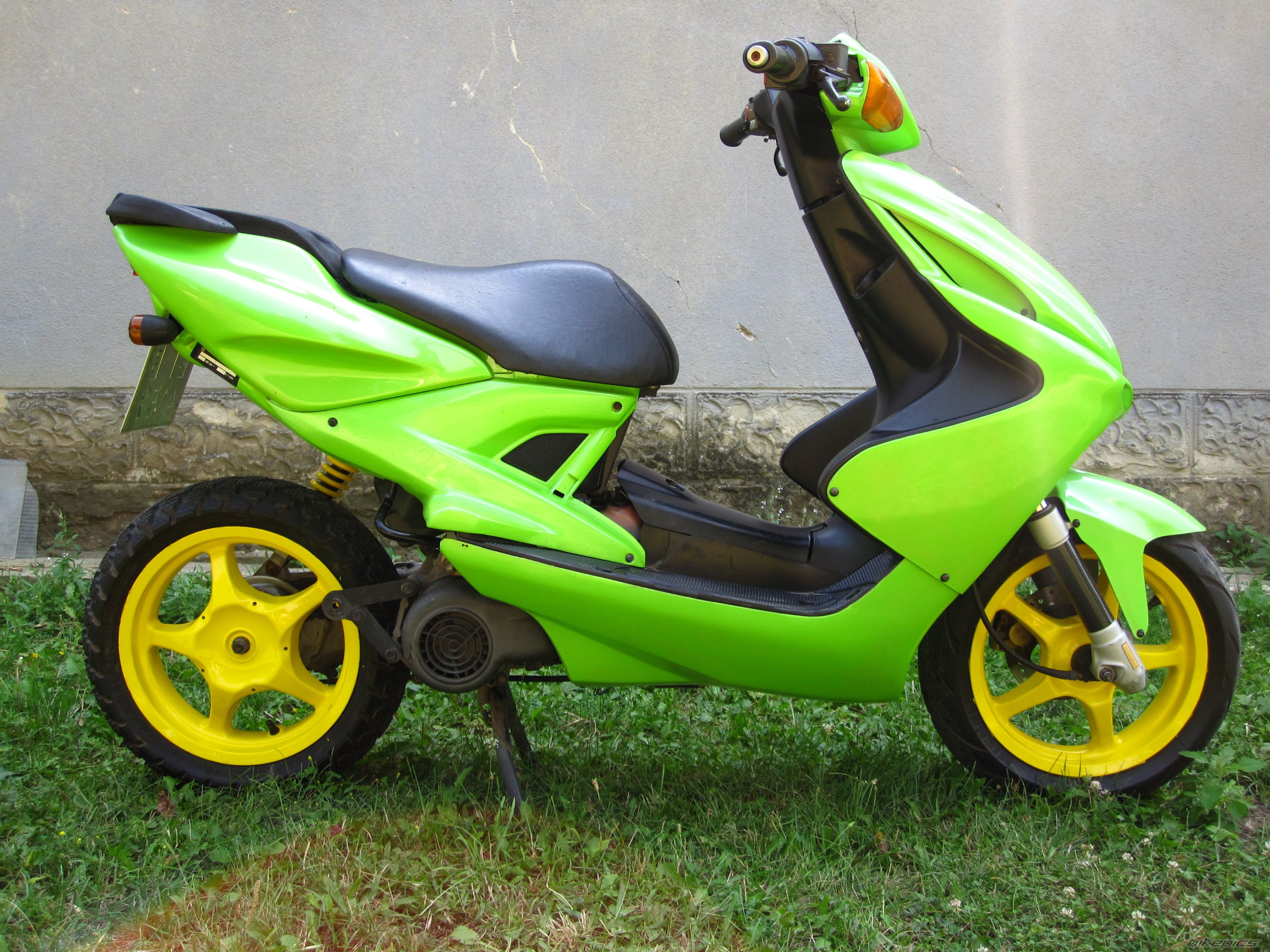 2001 YAMAHA AEROX 50 | Picture 2054985 motorcycle photo
