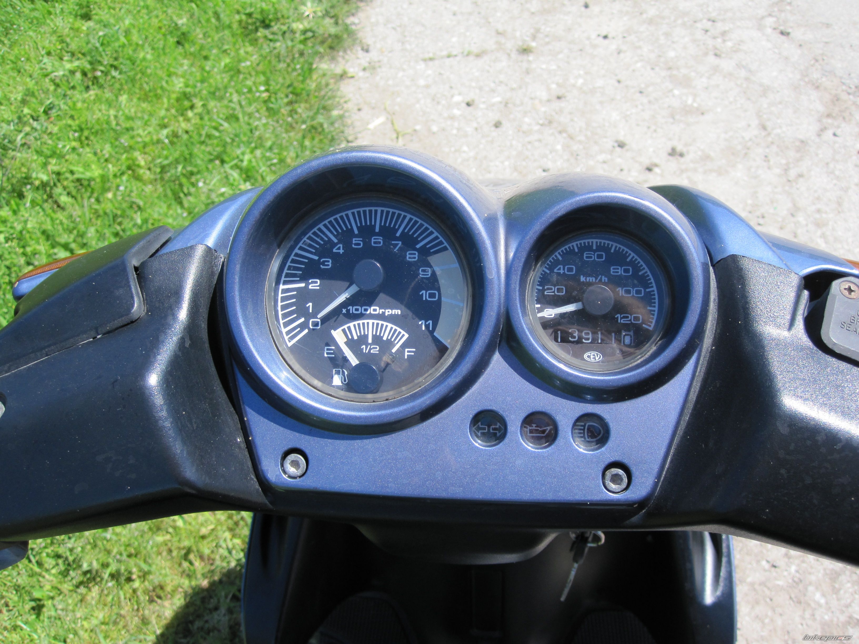 2001 YAMAHA AEROX 50 | Picture 2054996 motorcycle photo