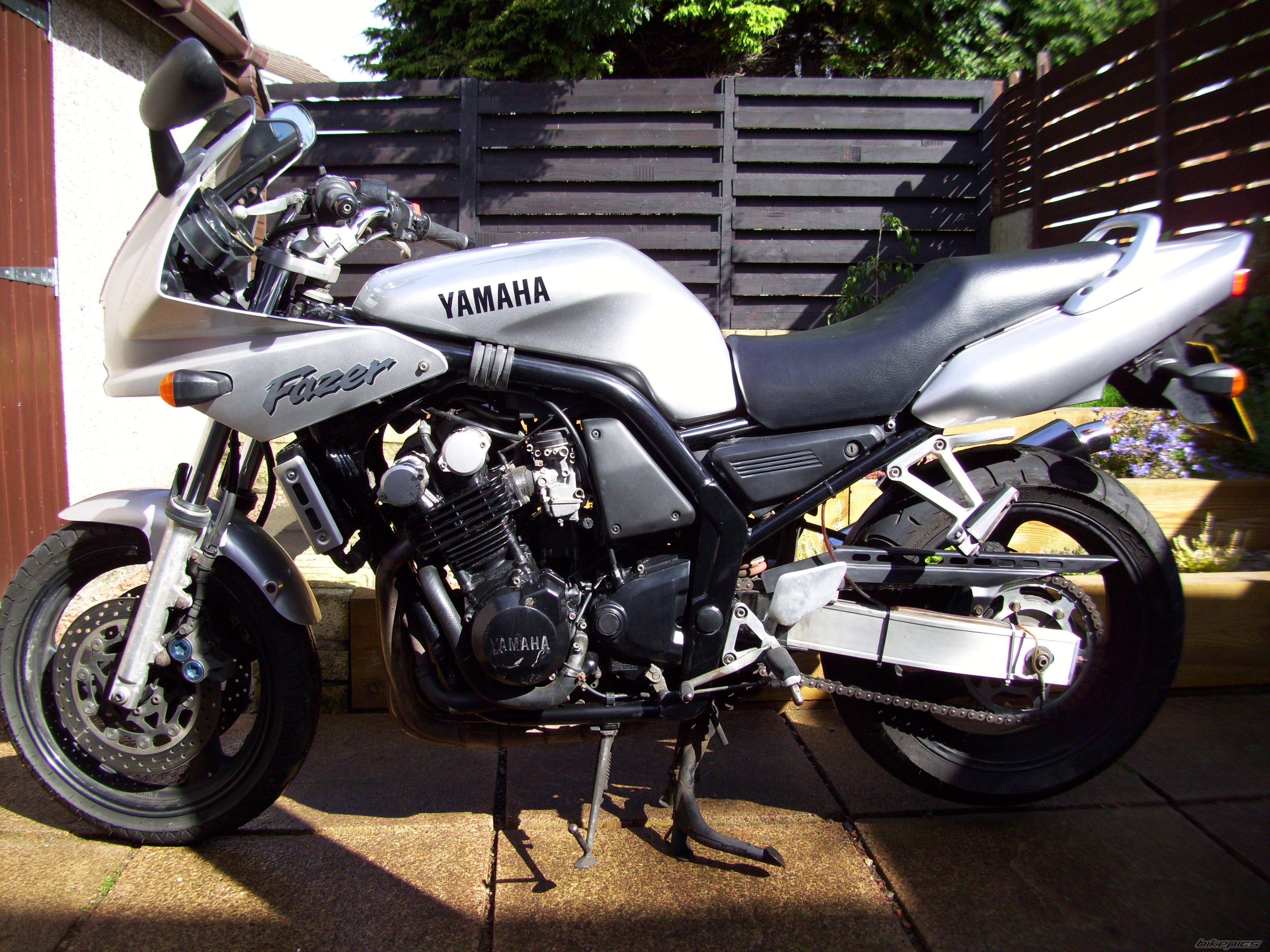 2000 YAMAHA FZS 600 FAZER | Picture 2061793 motorcycle photo
