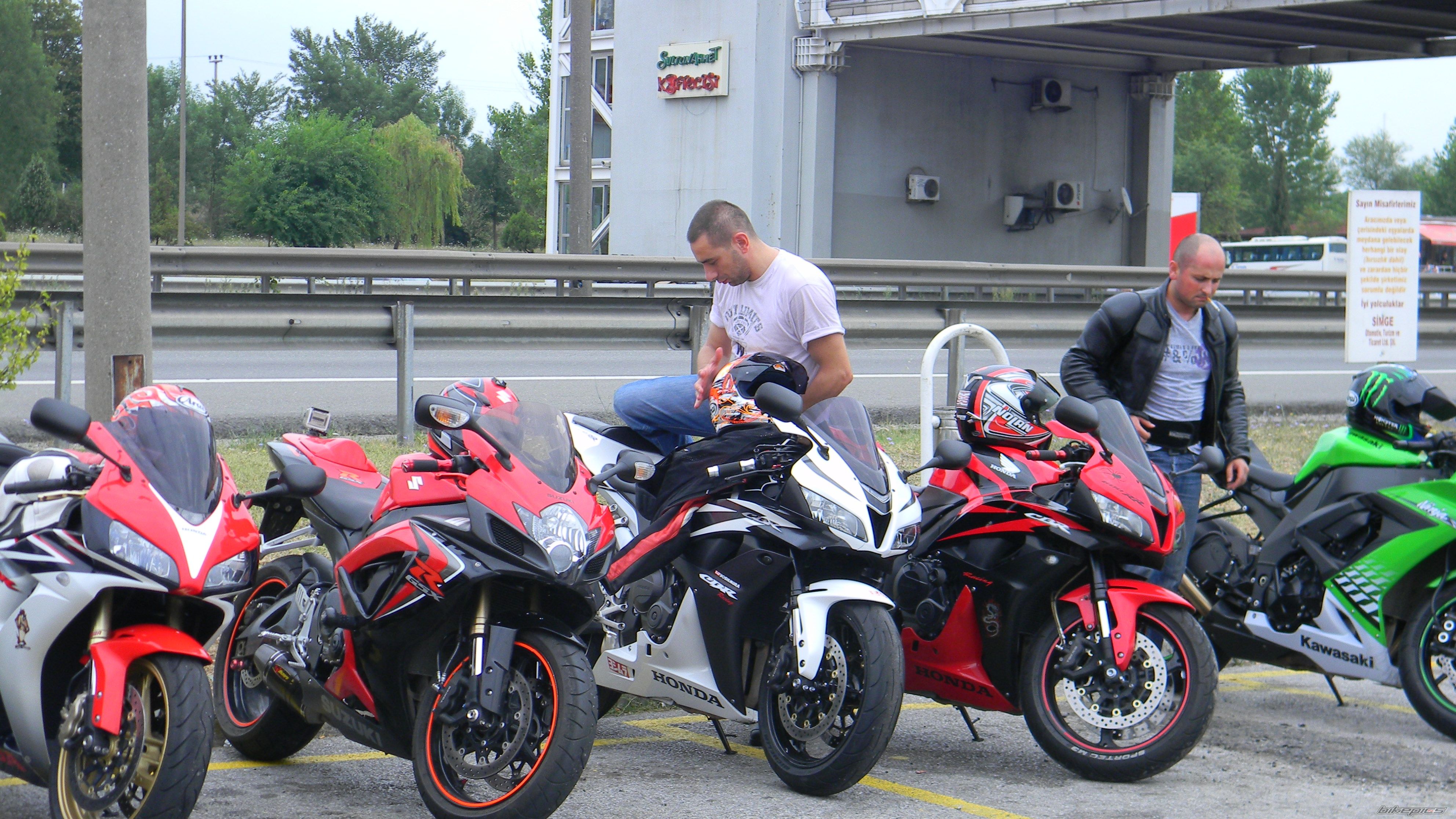2006 SUZUKI GSX R 600 | Picture 2066610 motorcycle photo