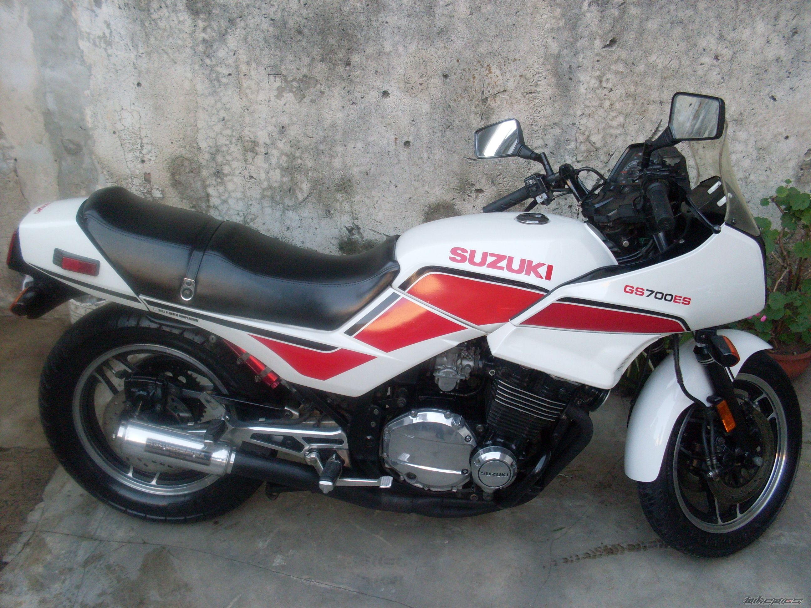 1985 SUZUKI GS 700 | Picture 2066806 motorcycle photo