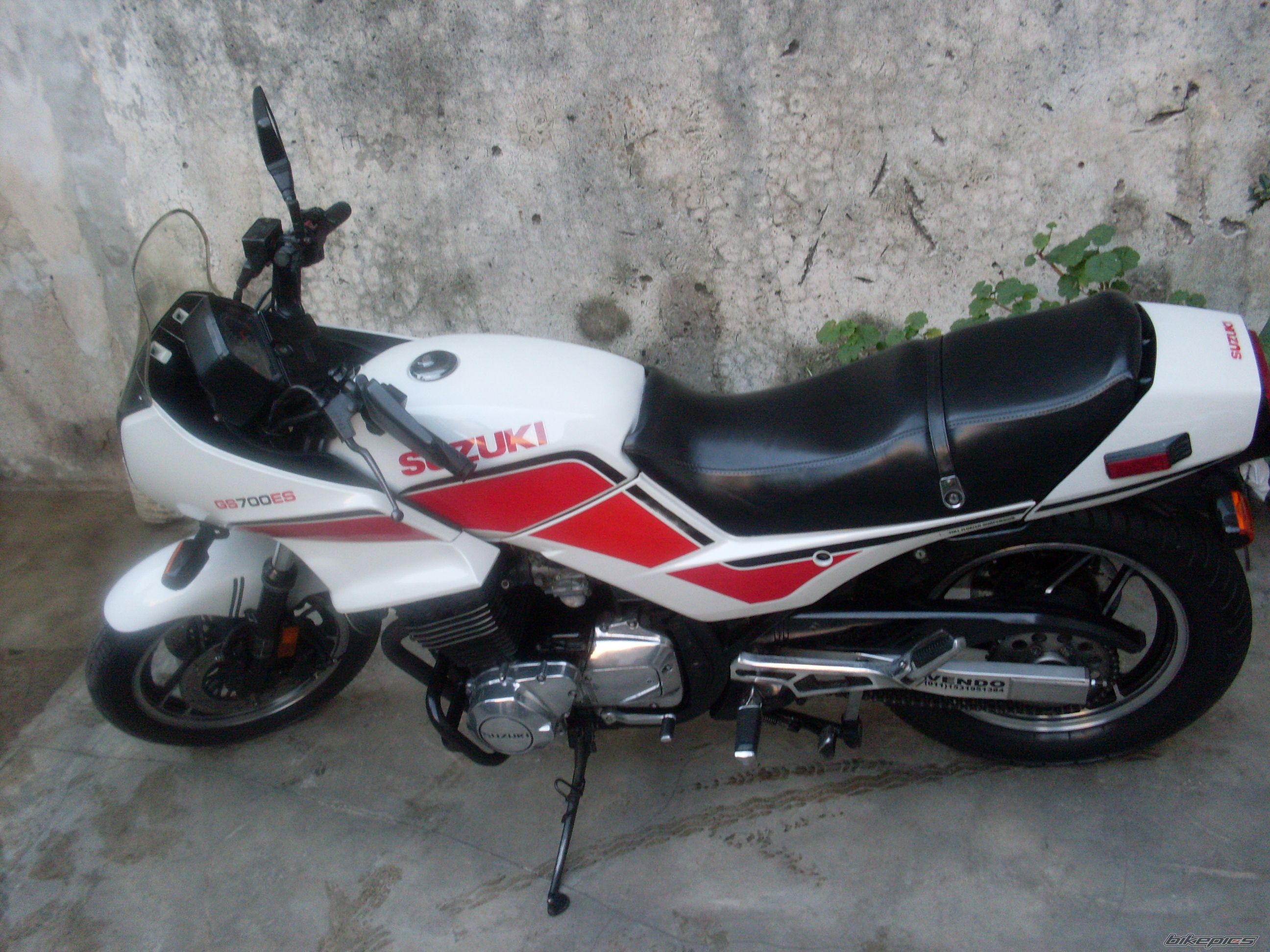 1985 SUZUKI GS 700 | Picture 2066810 motorcycle photo