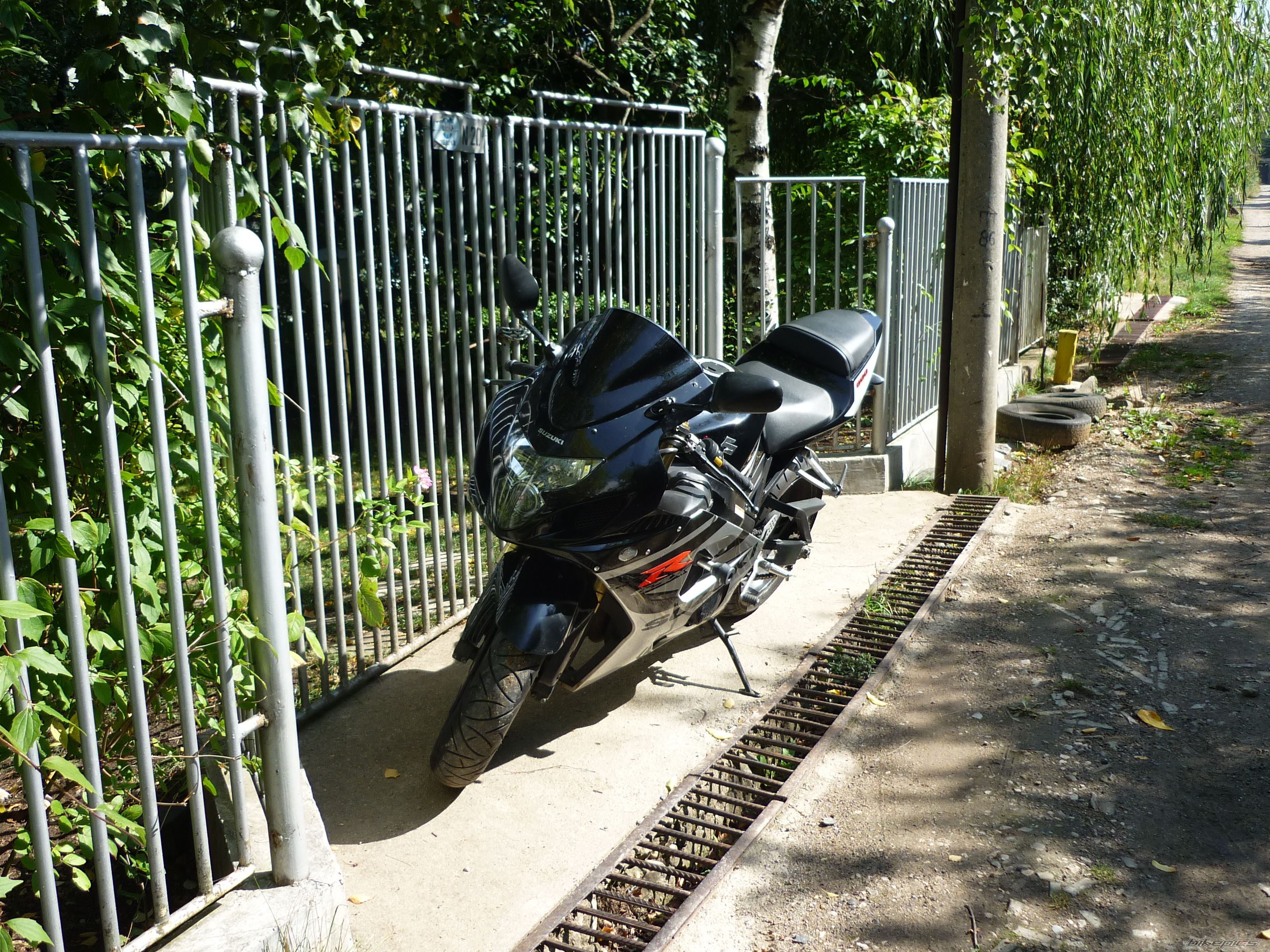 2005 SUZUKI GSX R 600 | Picture 2074201 motorcycle photo
