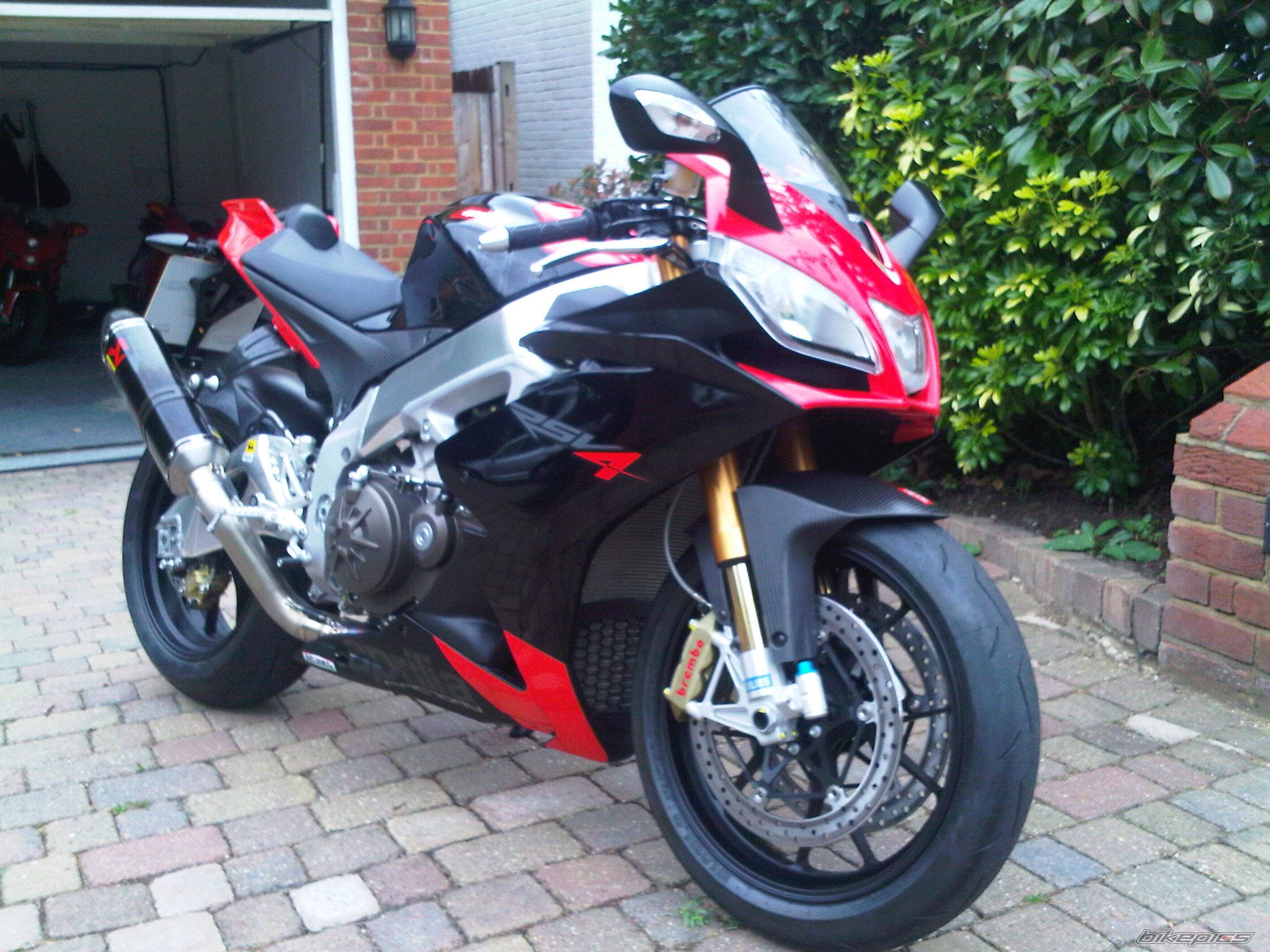 2010 APRILIA RSV MILLE FACTORY | Picture 2074887 motorcycle photo