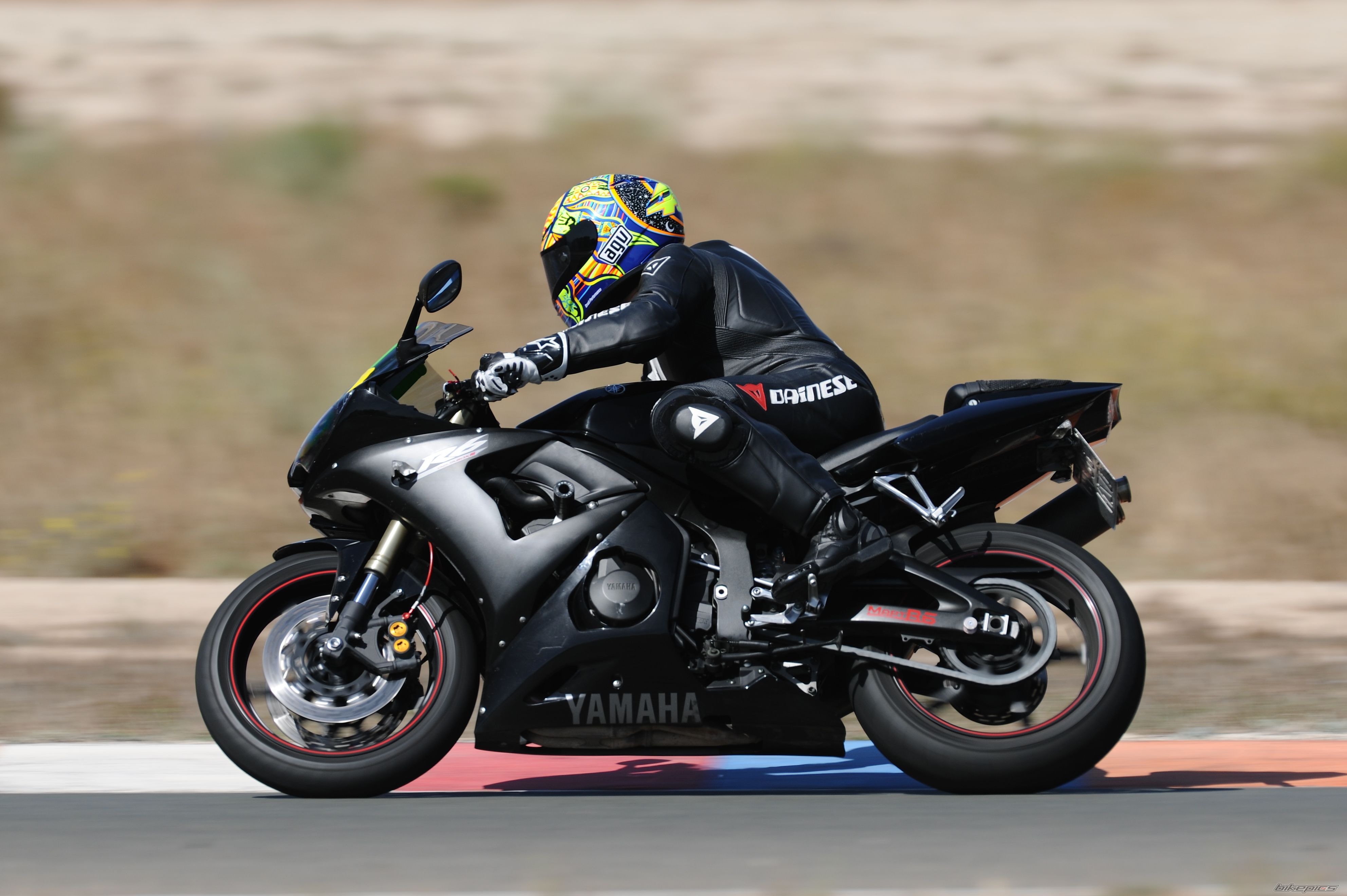 2005 YAMAHA YZF R6 | Picture 2074898 motorcycle photo
