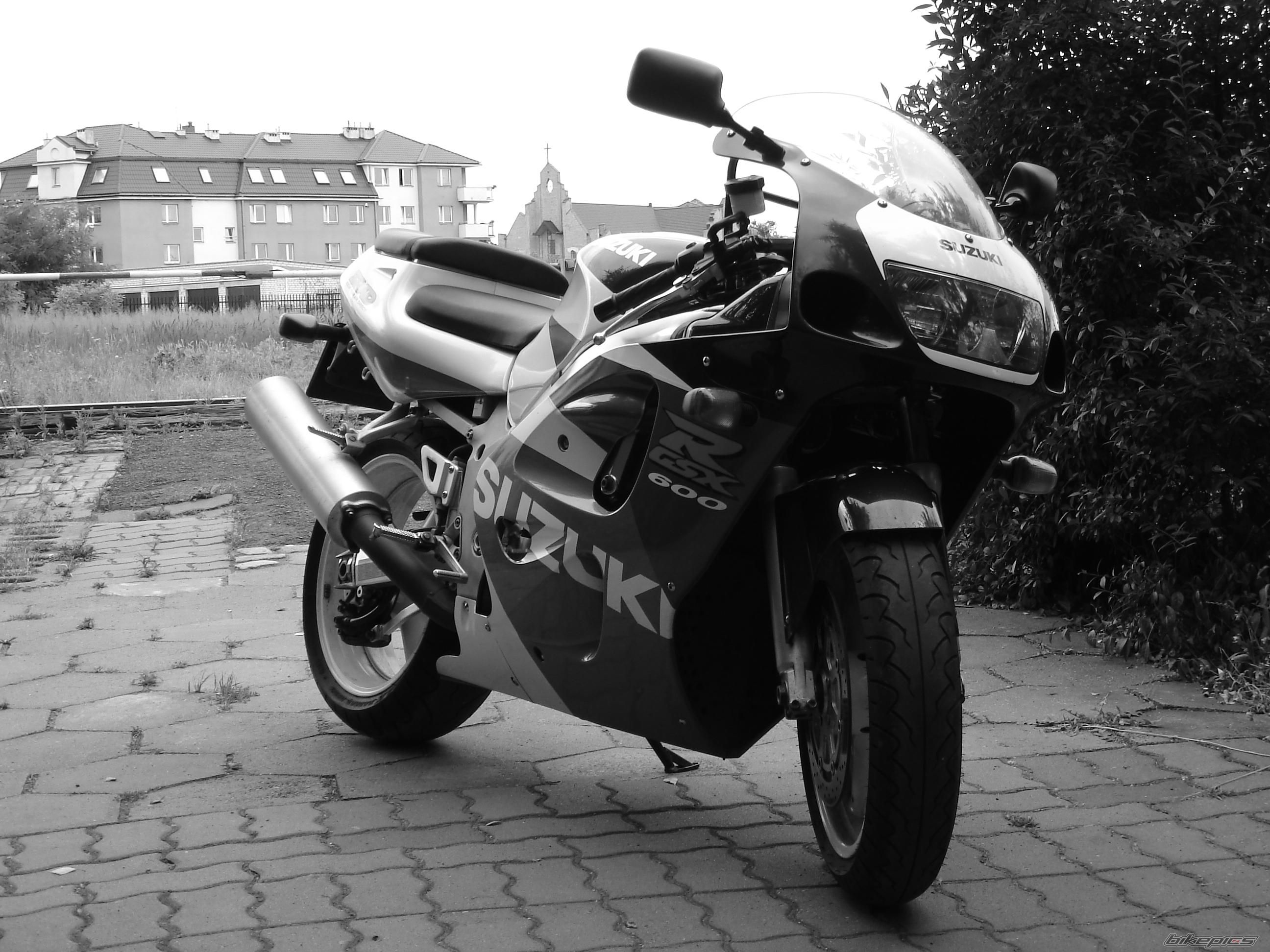 1998 SUZUKI GSX R 600 | Picture 2074932 motorcycle photo