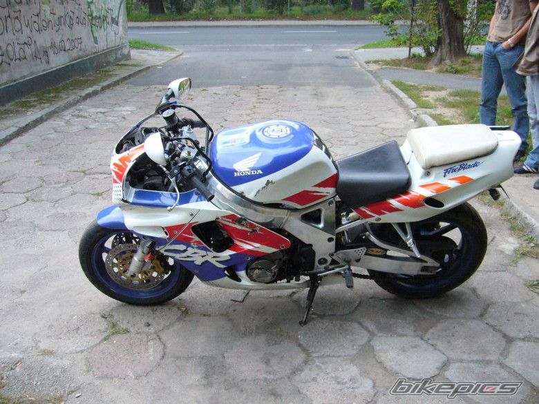 1999 HONDA CBR 900 | Picture 2075421 motorcycle photo