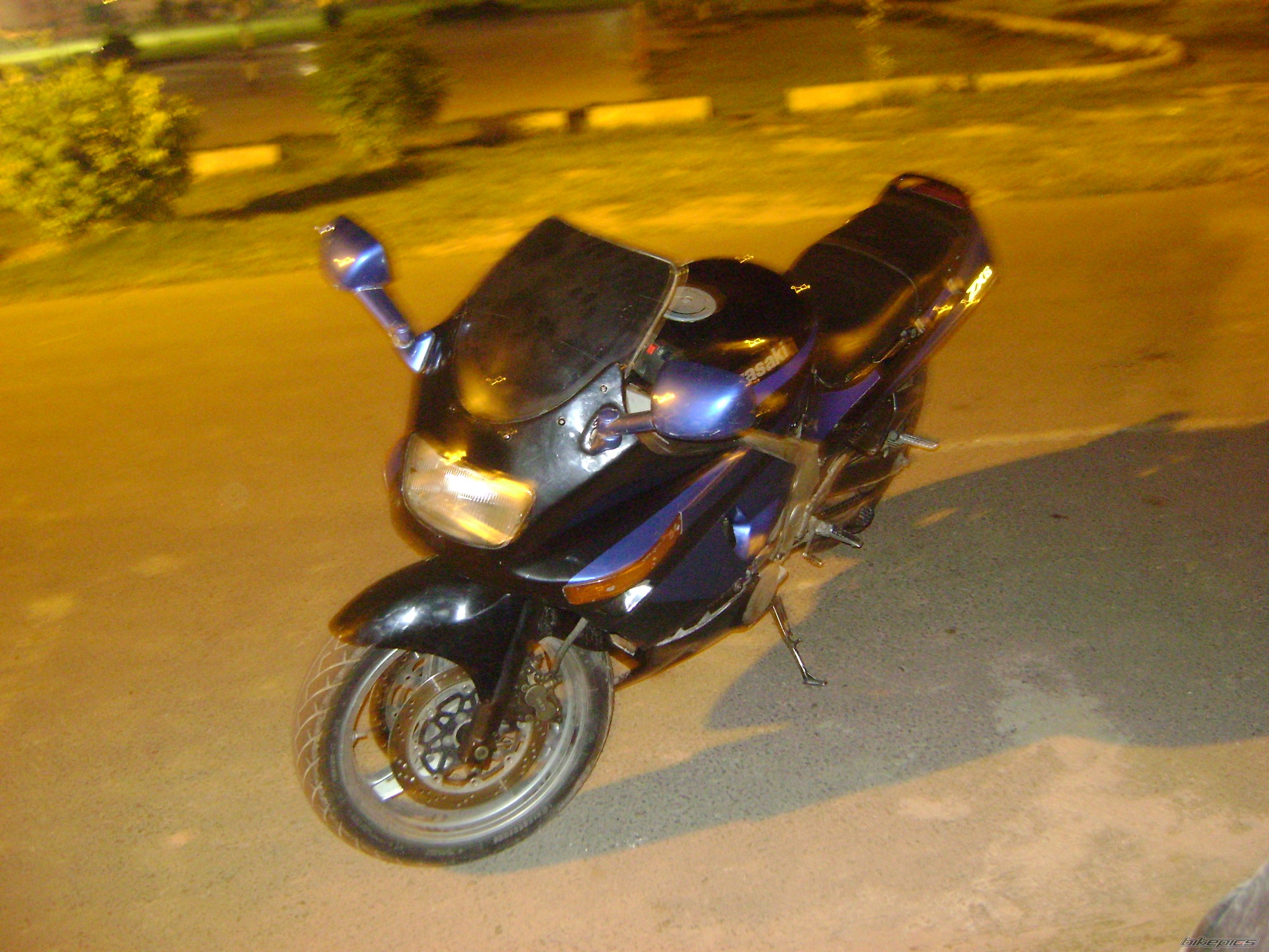 1993 KAWASAKI ZZR 400 | Picture 2076507 motorcycle photo