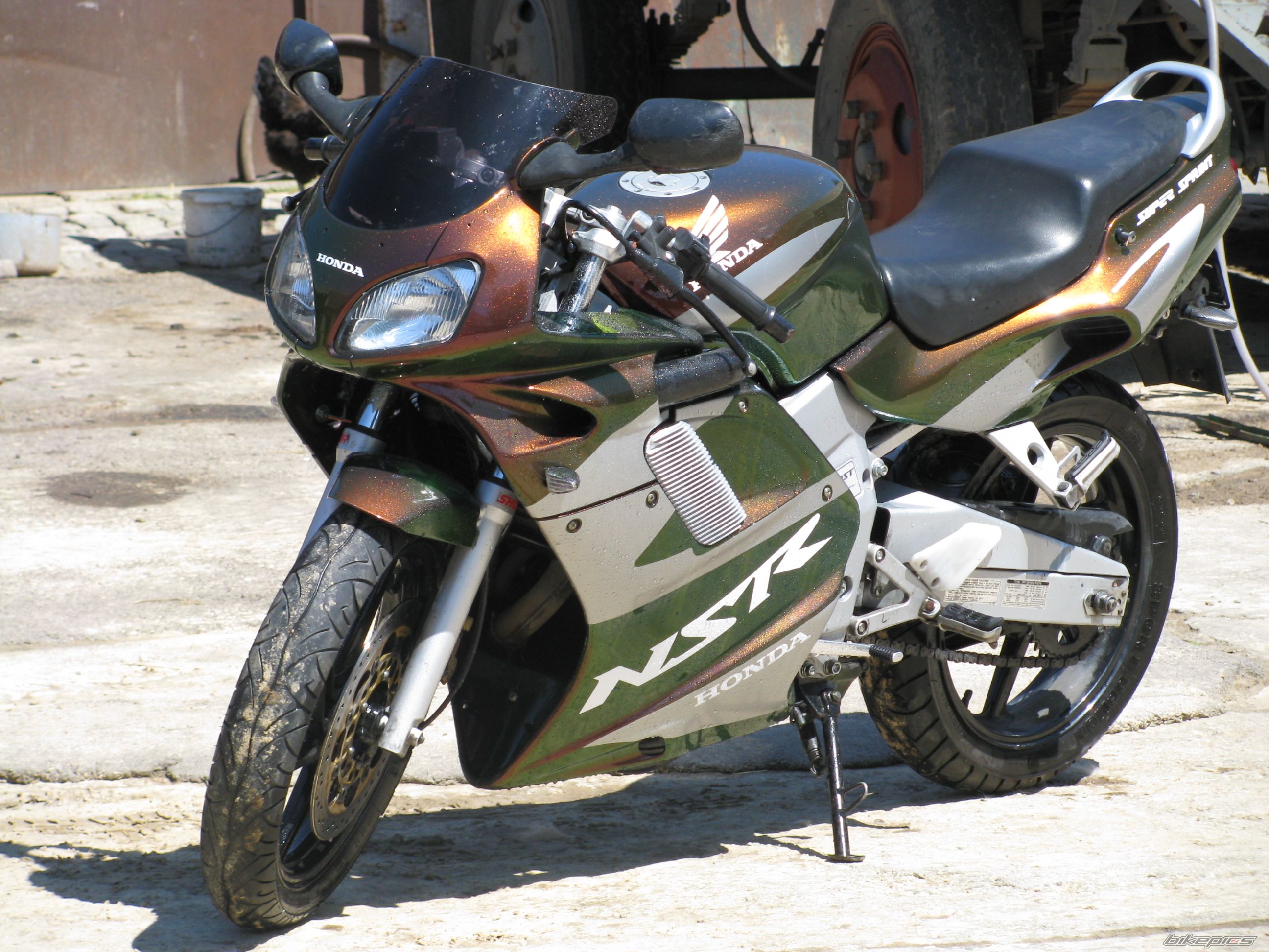 2002 HONDA NSR 125 | Picture 2080423 motorcycle photo