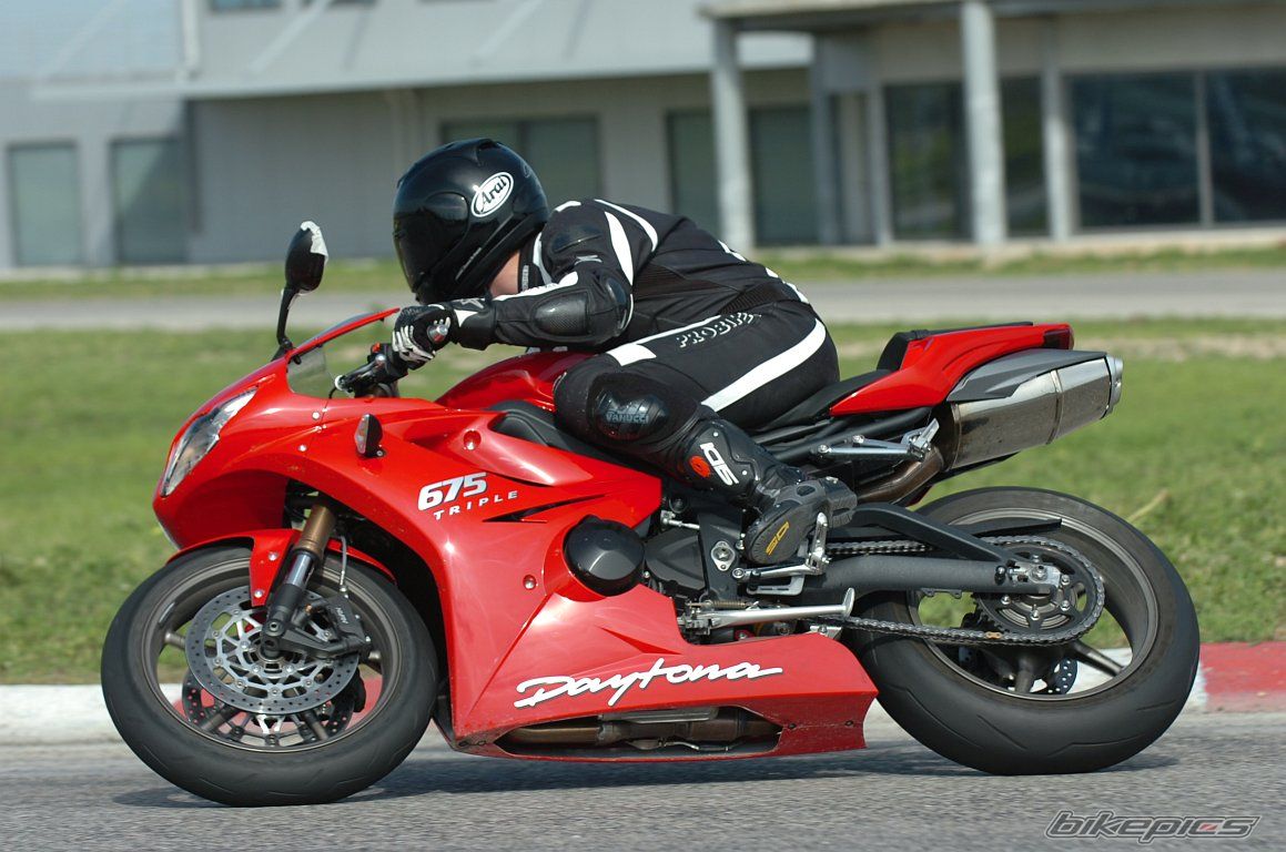 2009 TRIUMPH DAYTONA 675 | Picture 2083578 motorcycle photo