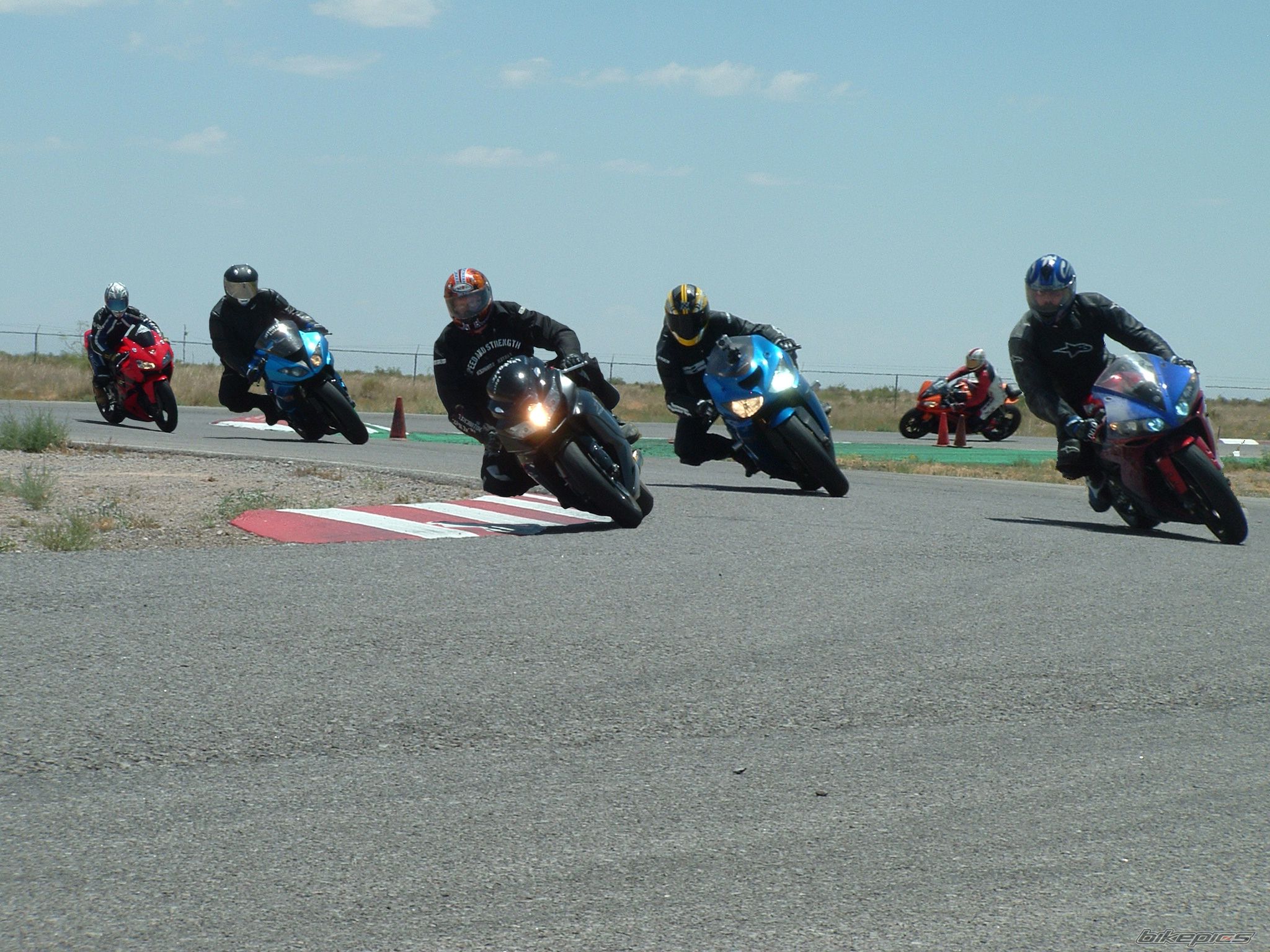 2009 YAMAHA YZF R6S | Picture 2083835 motorcycle photo