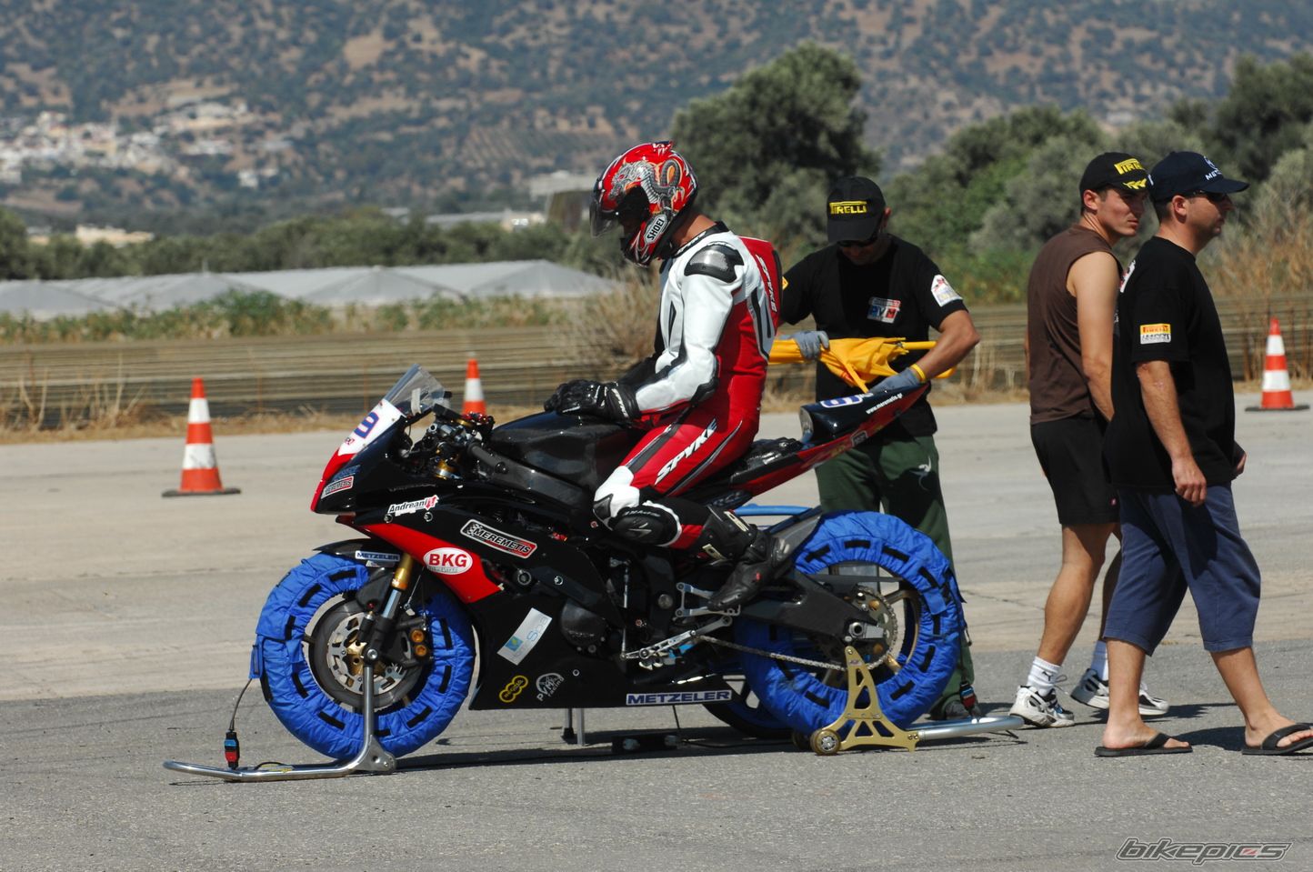 2009 YAMAHA YZF R6 | Picture 2084724 motorcycle photo