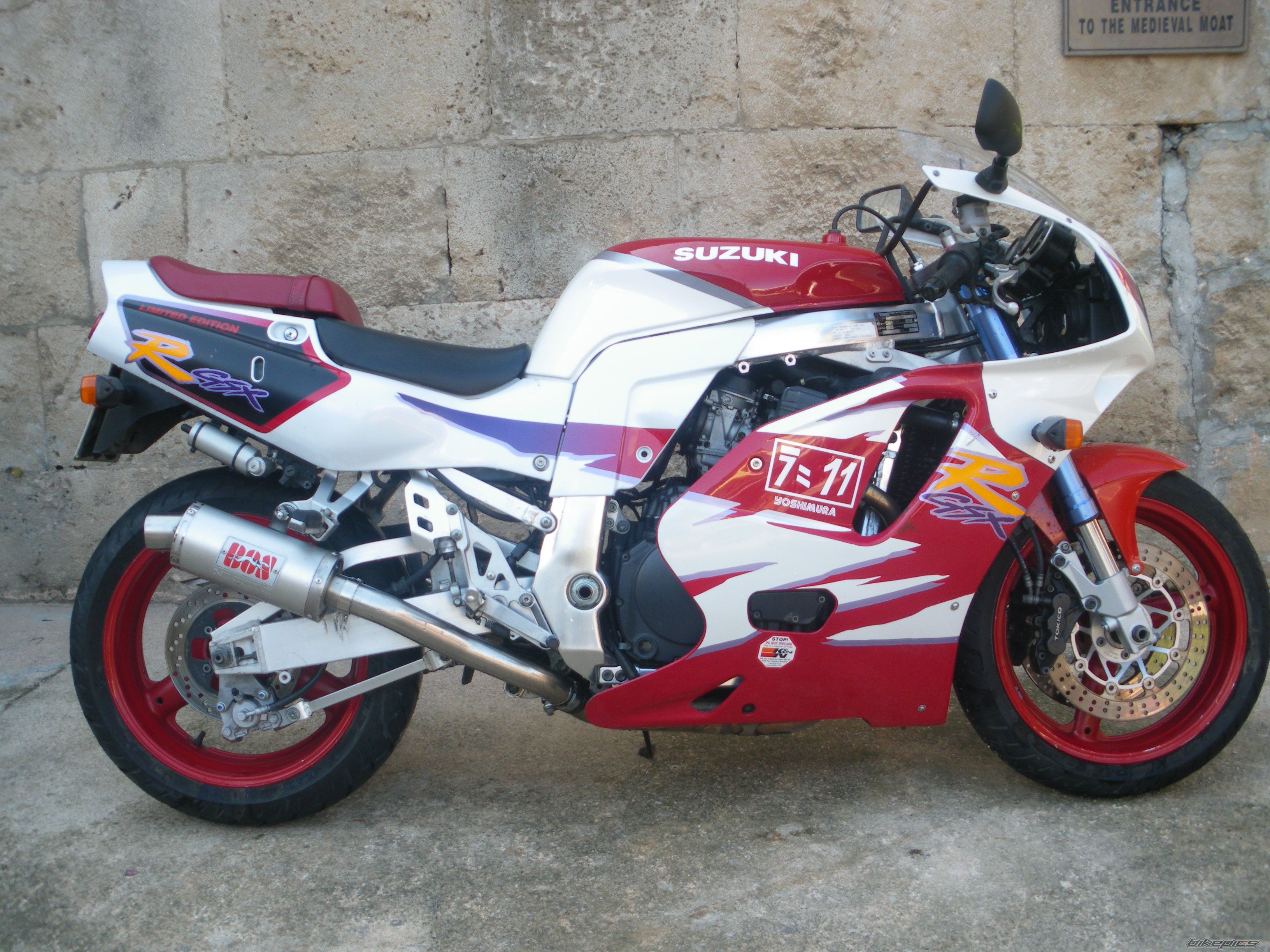 1995 SUZUKI GSX R 1100 | Picture 2085679 motorcycle photo