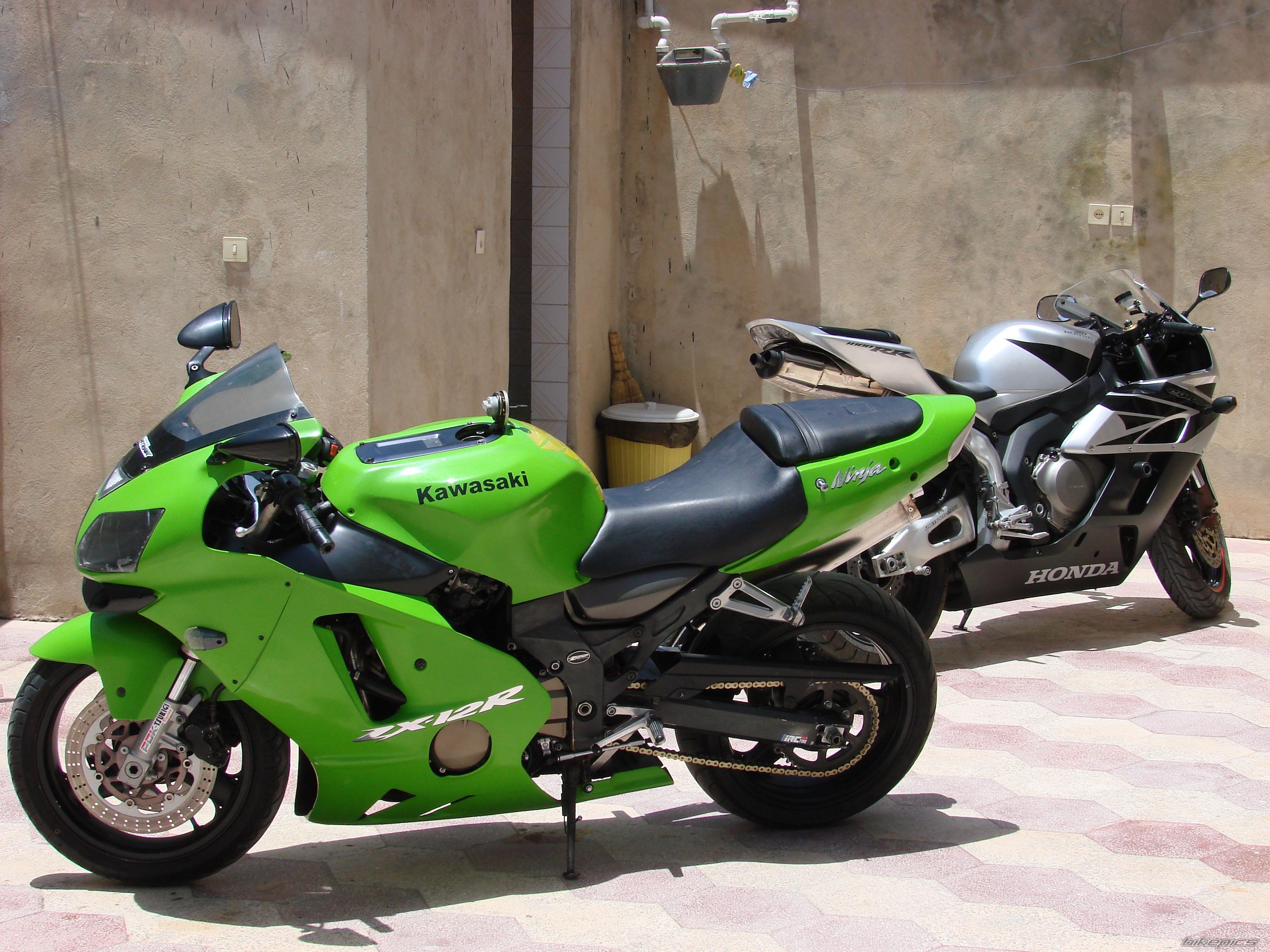 2010 KAWASAKI ZX 12R | Picture 2088492 motorcycle photo