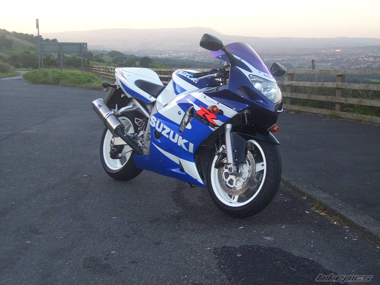 2001 SUZUKI GSX R 600 | Picture 209045 motorcycle photo