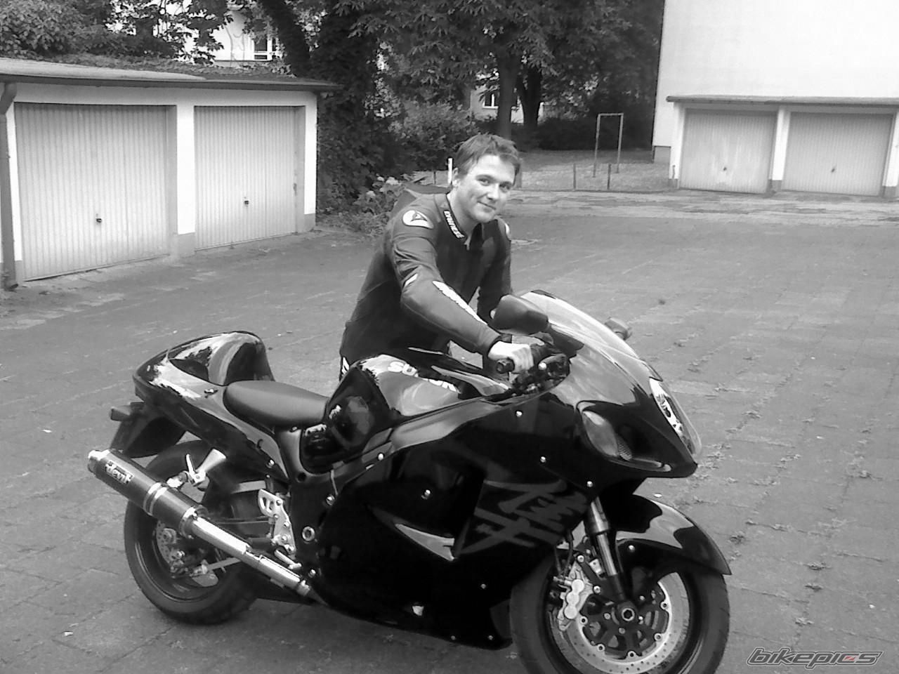 2004 SUZUKI HAYABUSA | Picture 2092210 motorcycle photo