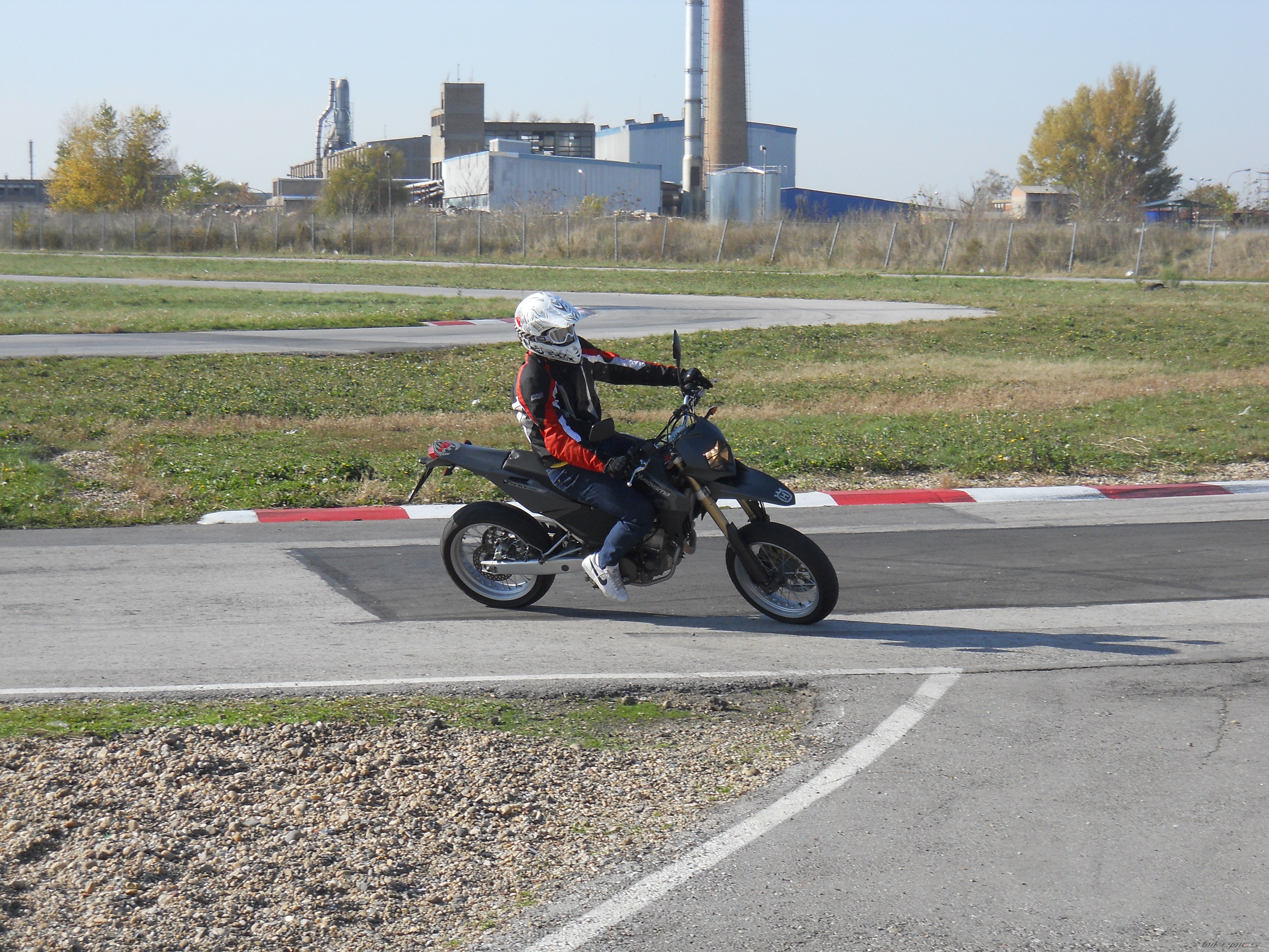 2009 HUSQVARNA SM 610 S | Picture 2092211 motorcycle photo