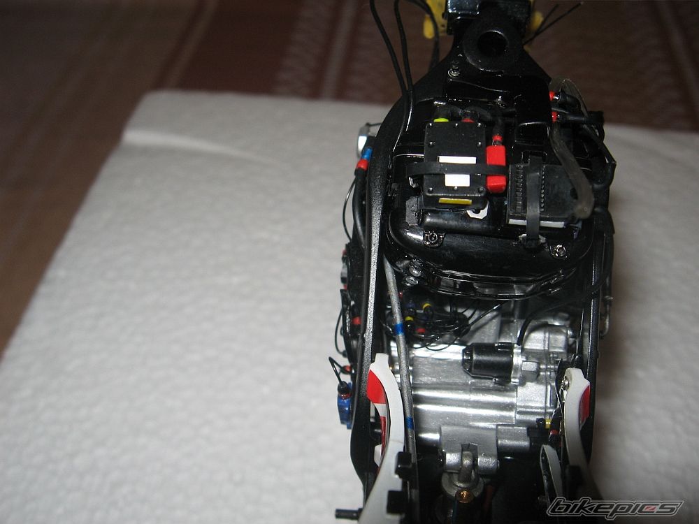 2005 YAMAHA YZR M1 | Picture 2094650 motorcycle photo