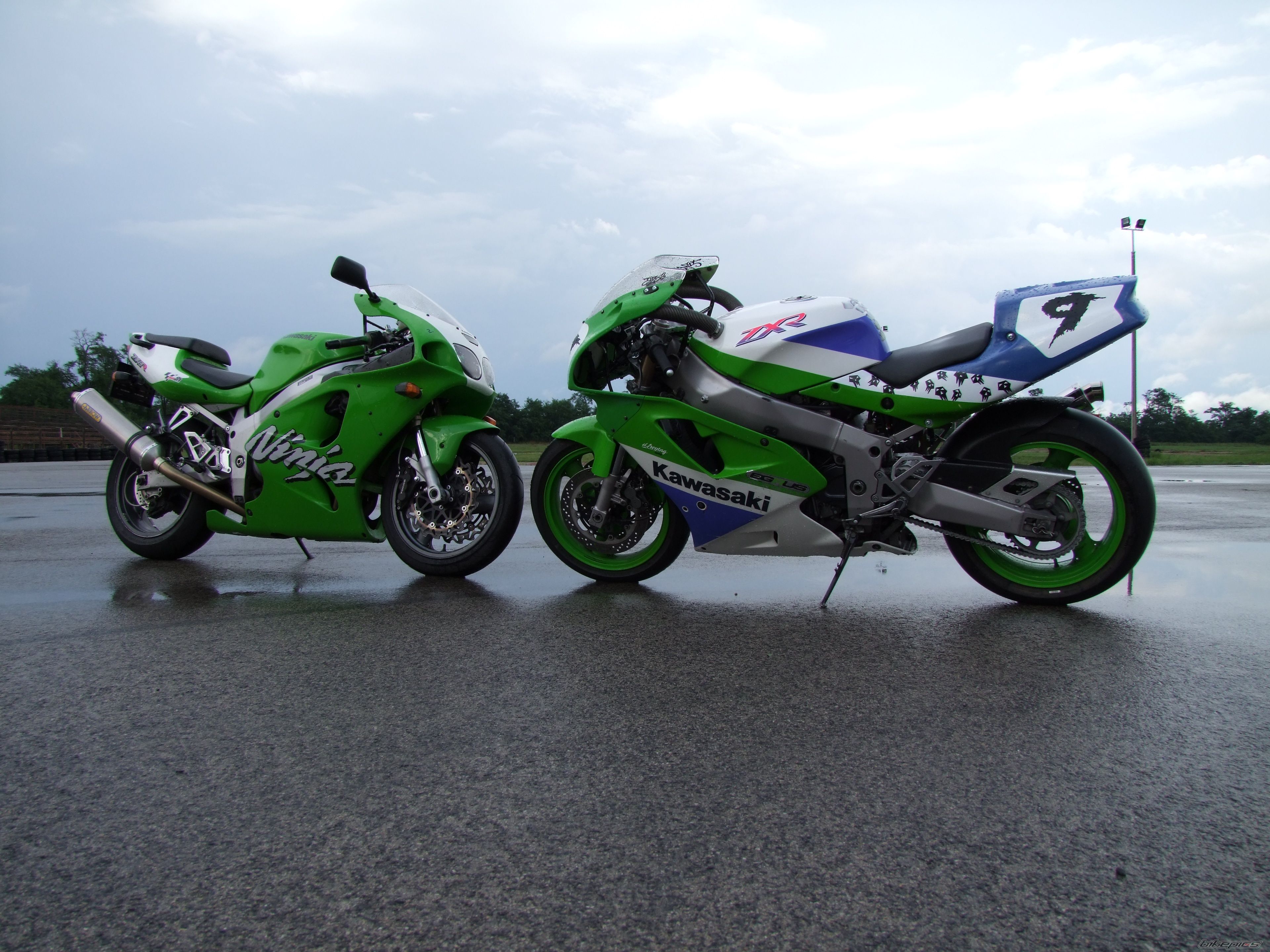 1998 KAWASAKI ZX 7R | Picture 2095653 motorcycle photo