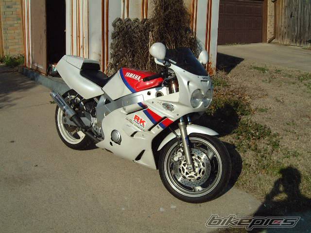 1993 YAMAHA FZR 600 | Picture 2096 motorcycle photo