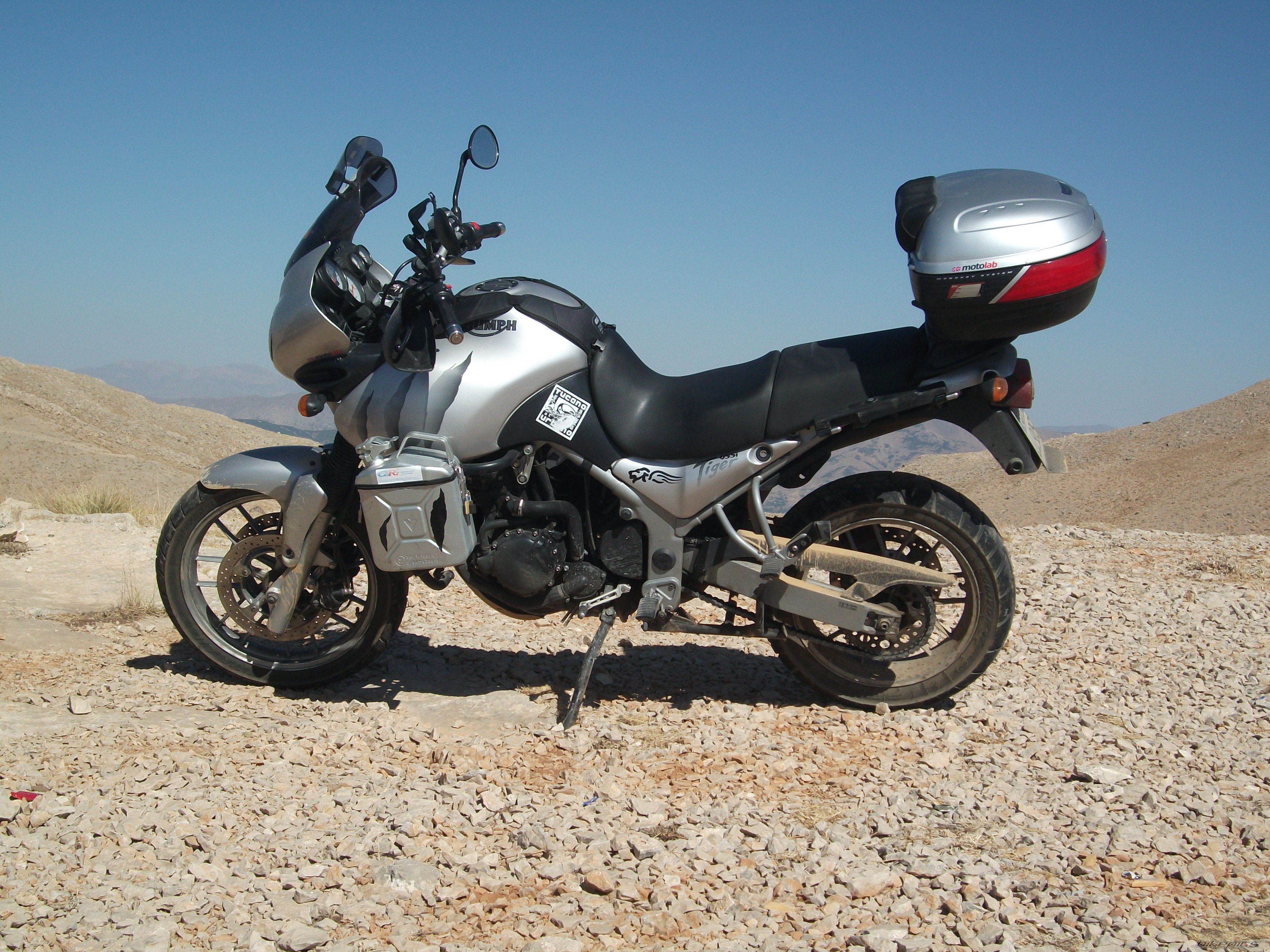 2000 TRIUMPH SPRINT RS | Picture 2096110 motorcycle photo