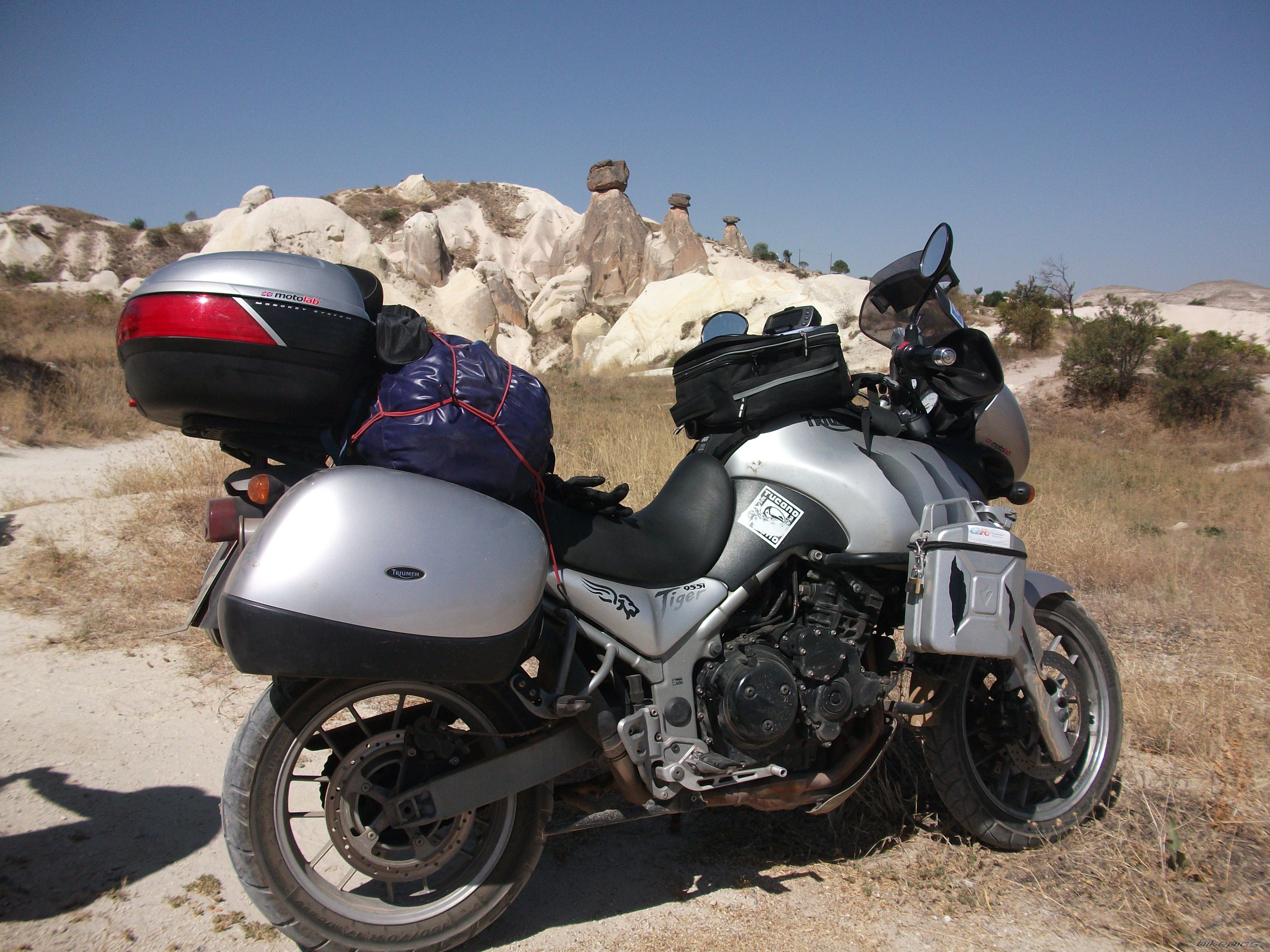 2000 TRIUMPH SPRINT RS | Picture 2096114 motorcycle photo