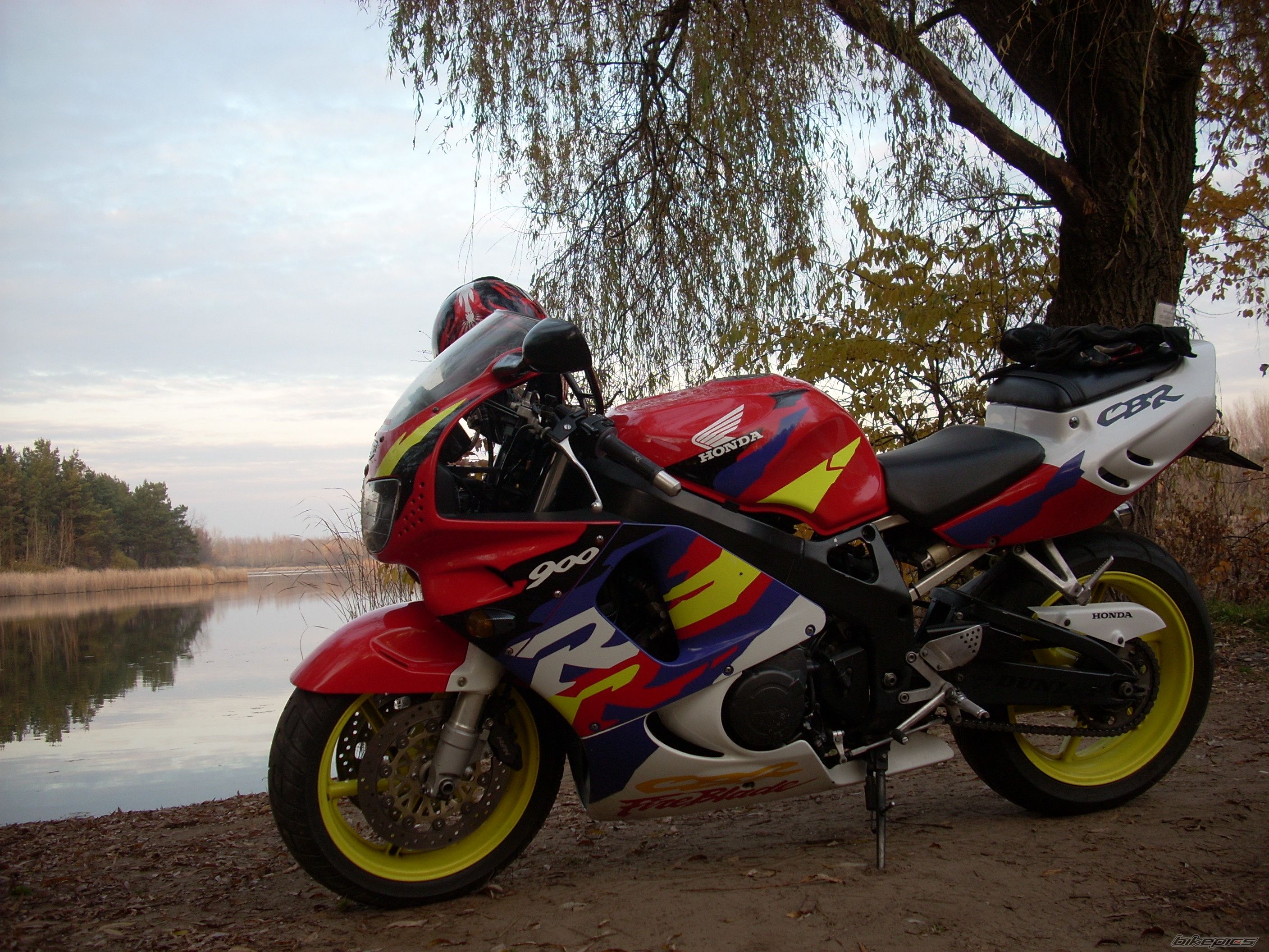 1996 HONDA CBR 900 | Picture 2097706 motorcycle photo